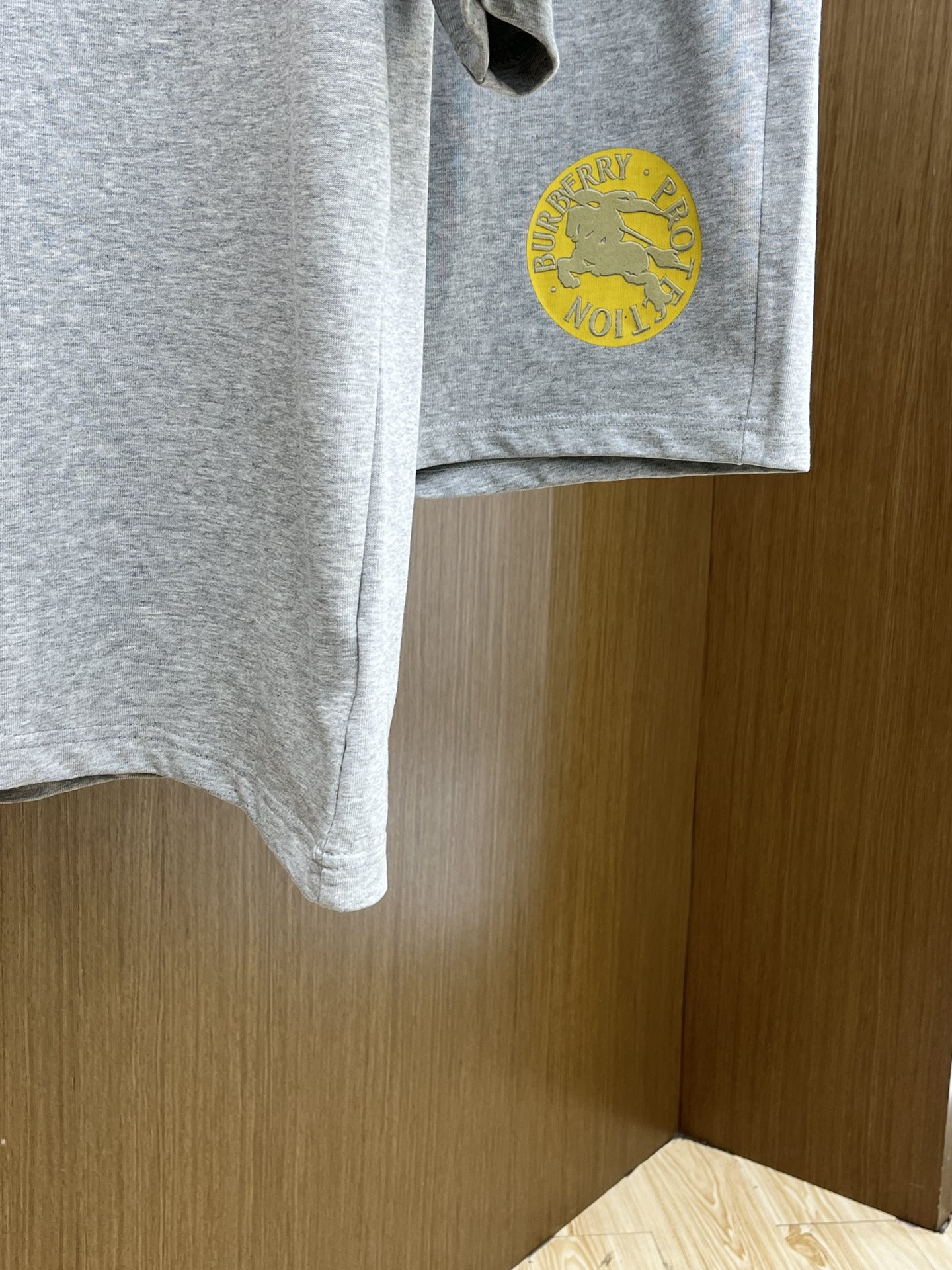 新款/套 BBR 🔥🔥春夏最新款休闲短裤短袖套装，男女款👫 贸易公司渠道稀出，同步官网发售！基本每一季都
