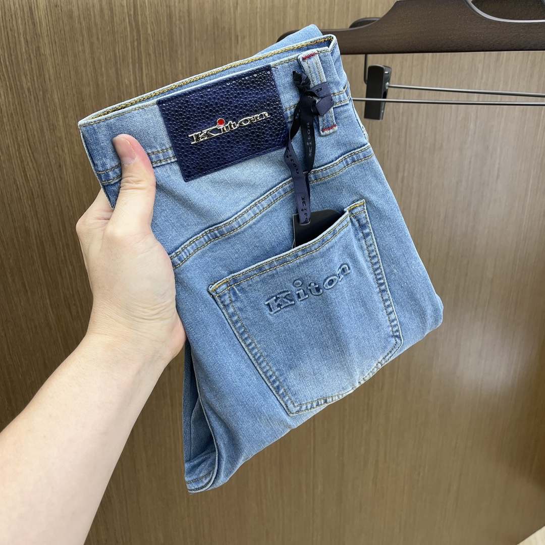 NO:478078,New Kiton high-end quality 25ss spring and summer latest Dandong jeans are available at the counter simultaneously. Original custom reproduction. Customer-supplied hardware and accessories. Original quality. Imported denim fabric heavy-working and fine line. Excellent upper body. DB preferred items!  SIZE:30-38 None 35 37,,jeans,alexander wang19860909新款 Kiton 高端品质 25ss春夏最新款丹东牛仔裤 柜台同步发售 原版定制复刻 客供五金辅料 原单品质 进口牛仔面料重工洗水 做工走线精细 上身绝佳 DB优选单品！ SIZE:30-38无35 37,,jeans,alexander wang,Men's clothing