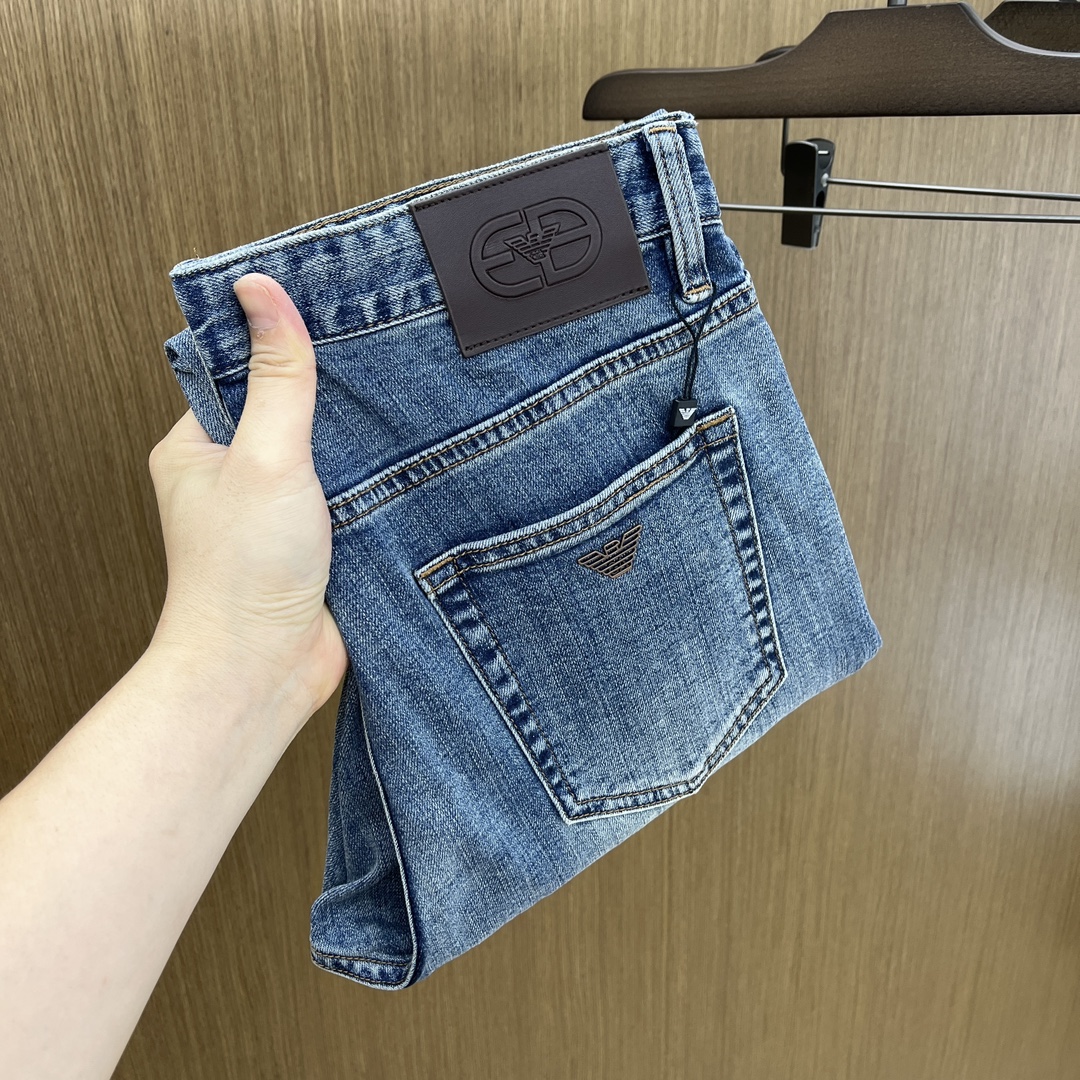 NO:421477,New AJ high-end custom quality 25SS spring and summer latest original single jeans available at the counter simultaneously Original customized reproduction Customer-supplied hardware accessories Original single quality Imported denim fabric heavy-duty washing Fine workmanship routing Excellent upper body, preferred single product A60 SIZE:29-36 No 35, jeans, alexander wang19860909新款 AJ高端定制品质 25SS春夏最新款原单牛仔裤 柜台同步发售 原版定制复刻 客供五金辅料 原单品质 进口牛仔面料重工洗水 做工走线精细 上身绝佳,优选单品A60 SIZE:29-36无35,,jeans,alexander wang,Men's clothing