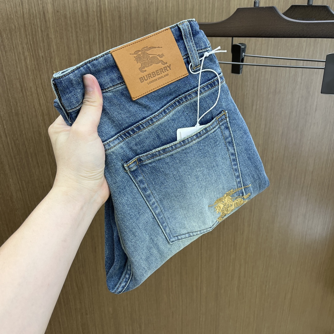 NO:460956,New BBR High-end Customized Quality 25SS Spring and Summer Newest Original Single Jeans Released at the counter Simultaneous Original Customized Replica Customer-supplied Hardware Auxiliary Materials Original Single Quality Imported Denim Fabric Heavy Industry Washing Fine Workmanship Layout Excellent Top Body, Preferred Single Product A60 SIZE:30-38 No 35 37,,jeans,alexander wang19860909新款 BBR 高端定制品质 25SS春夏最新款原单牛仔裤 柜台同步发售 原版定制复刻 客供五金辅料 原单品质 进口牛仔面料重工洗水 做工走线精细 上身绝佳,优选单品A60 SIZE:30-38无35 37,,jeans,alexander wang,Men's clothing