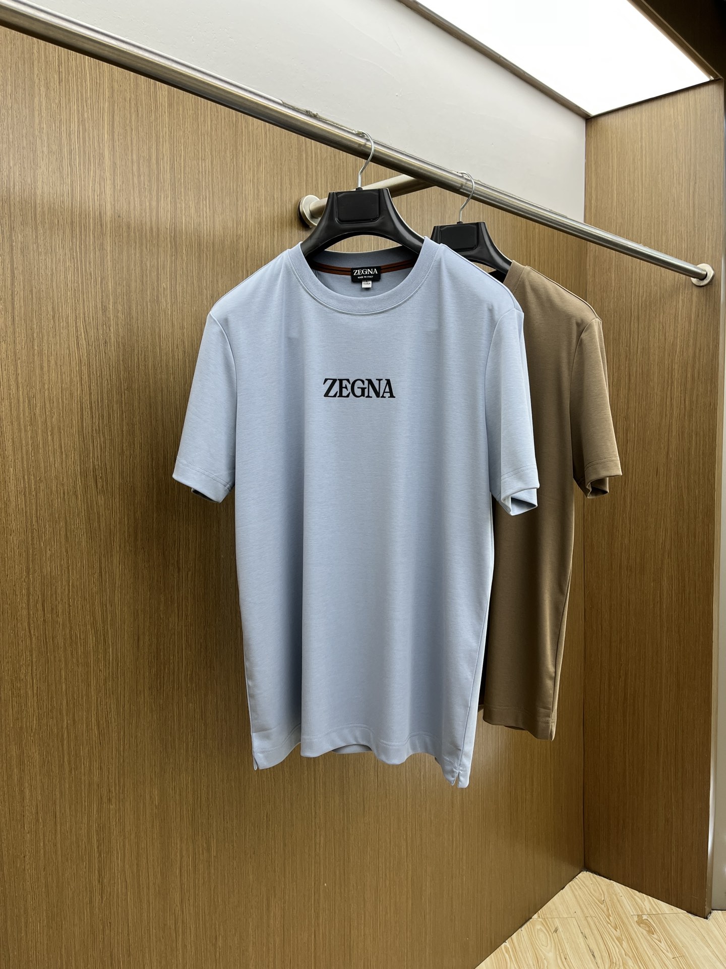 NO:159439,New products ZZ SS exclusively available for new styles of original single men's casual short sleeves, high-end customization, high-end version, fashionable and versatile imported fabric, super soft and delicate, skin-friendly and comfortable to wear, high-end boutique, OEM, fine-made top body, very good, men's essential items, three standards, fxz code count: M-XXL,, T-shirt, alexander wang19860909新品 ZZ SS春夏独家专供新款原单男士休闲短袖 高端定制 高端版本 时尚百搭爆款进口面料 手感超柔软细腻 穿着亲肤舒适 高端精品 代工厂精细做上身非常赞 男士必备单品 三标齐全 fxz码数:M-XXL,,T-shirt,alexander wang,Men's clothing