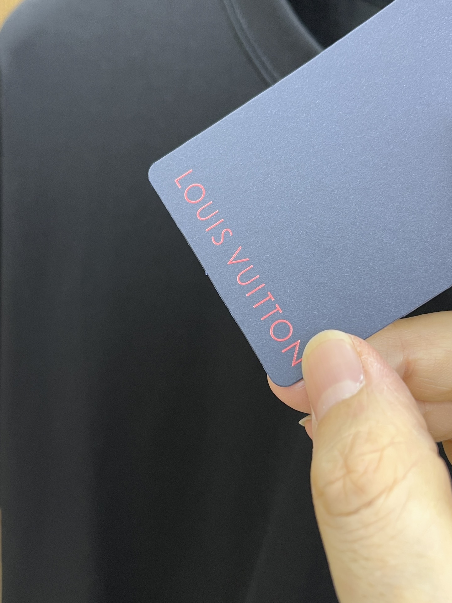  LV 🔥🔥独家首发 2025早春最新品，专柜同步有售，原单狠货，时尚休闲圆领短袖T恤，上身舒适！吸睛而