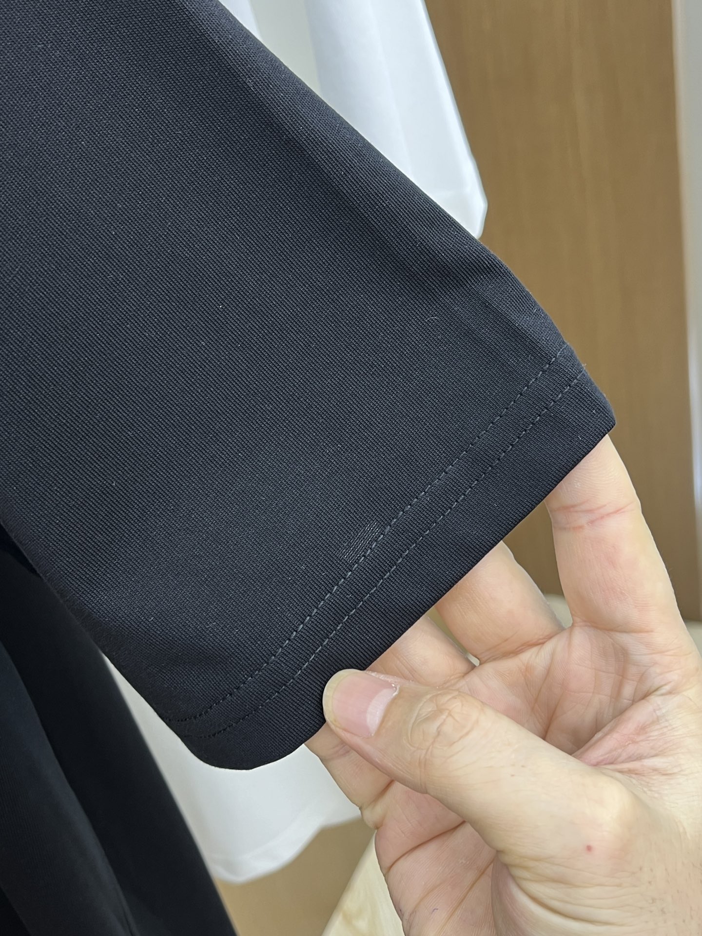  LV 🔥🔥独家首发 2025早春最新品，专柜同步有售，原单狠货，时尚休闲圆领短袖T恤，上身舒适！吸睛而