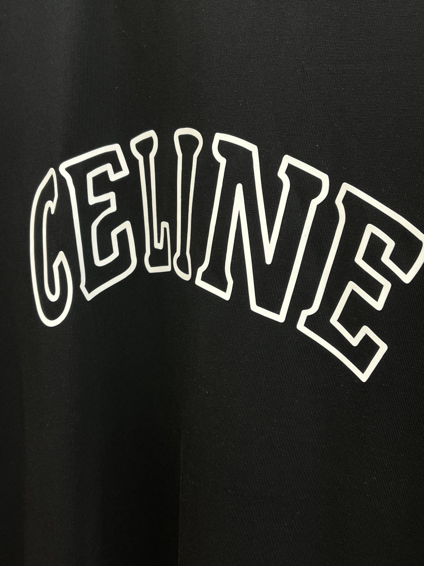  Celine 🔥🔥独家首发 2025早春最新品，专柜同步有售，原单狠货，时尚休闲圆领短袖T恤，上身舒适
