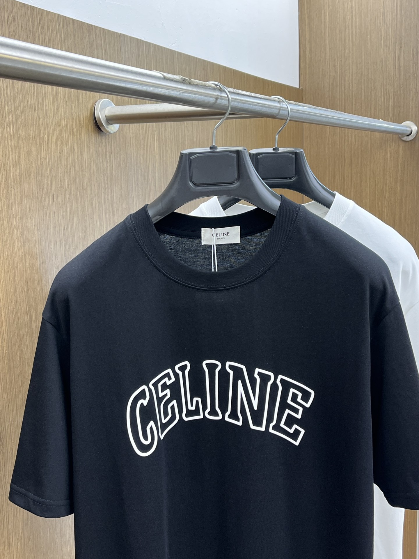  Celine 🔥🔥独家首发 2025早春最新品，专柜同步有售，原单狠货，时尚休闲圆领短袖T恤，上身舒适
