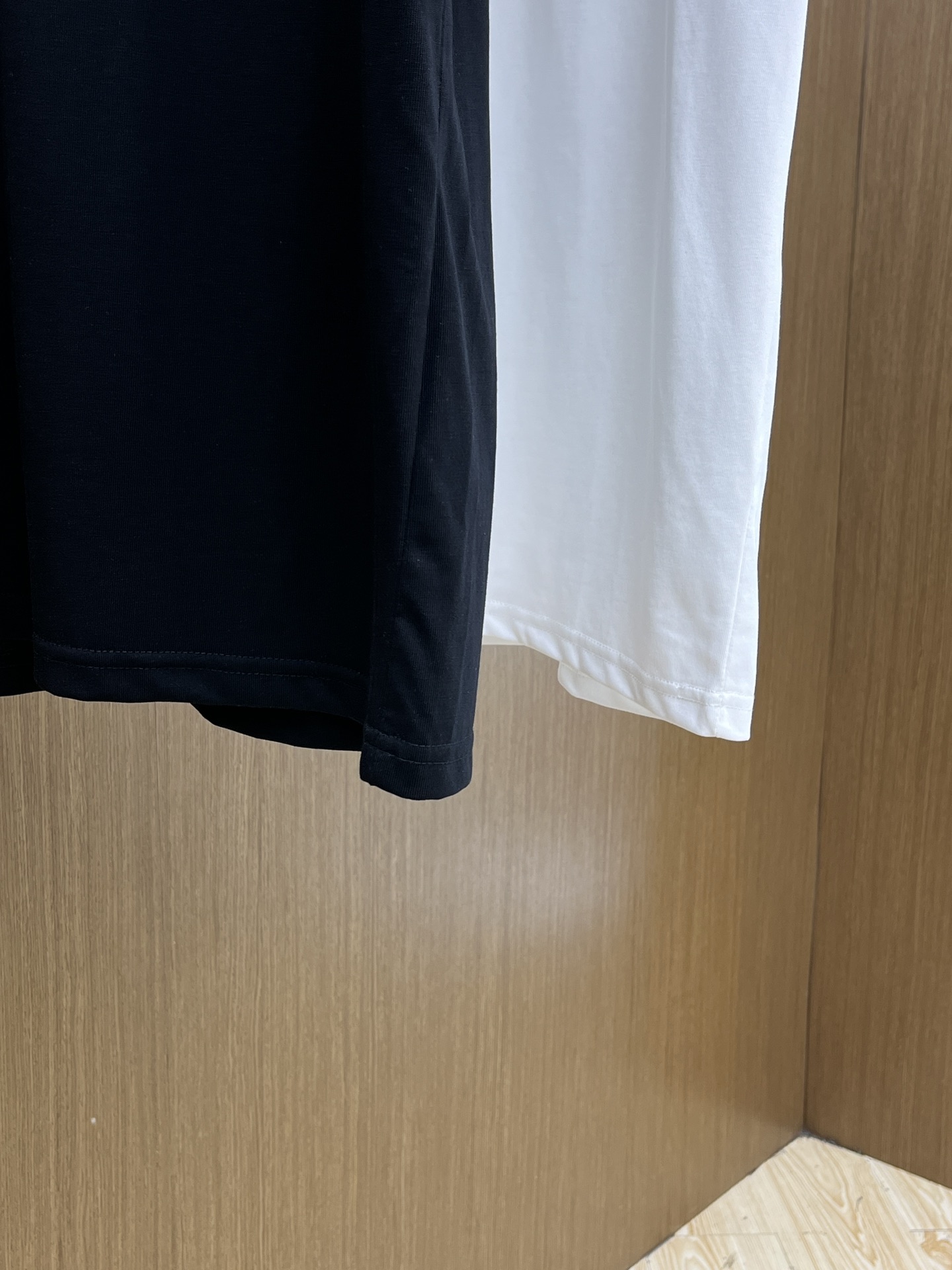  Celine 🔥🔥独家首发 2025早春最新品，专柜同步有售，原单狠货，时尚休闲圆领短袖T恤，上身舒适