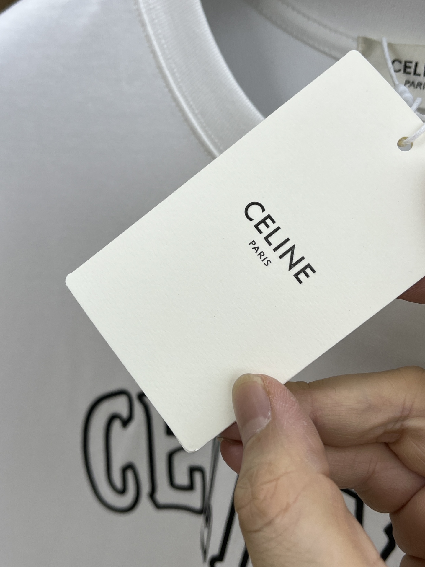  Celine 🔥🔥独家首发 2025早春最新品，专柜同步有售，原单狠货，时尚休闲圆领短袖T恤，上身舒适