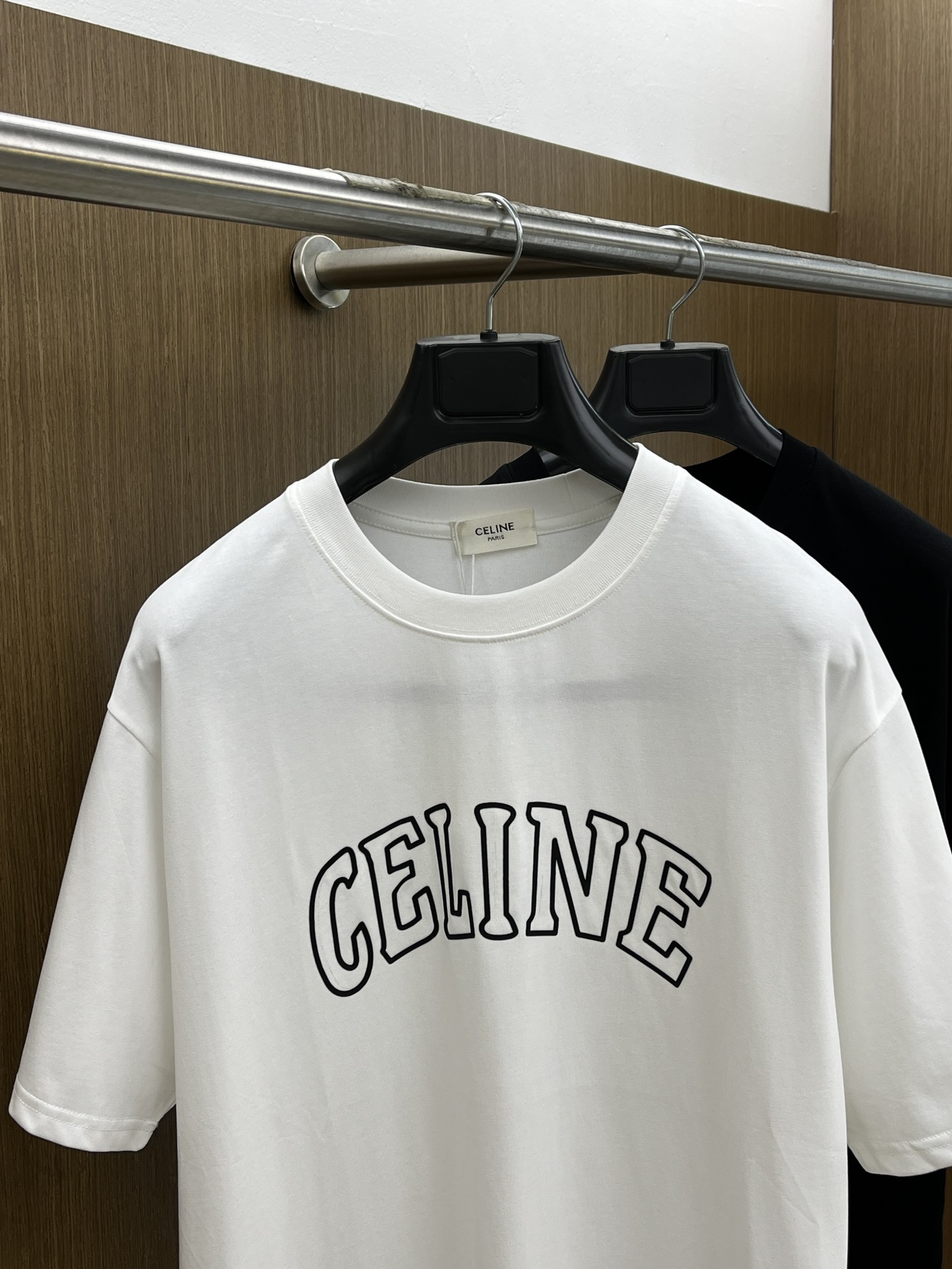  Celine 🔥🔥独家首发 2025早春最新品，专柜同步有售，原单狠货，时尚休闲圆领短袖T恤，上身舒适