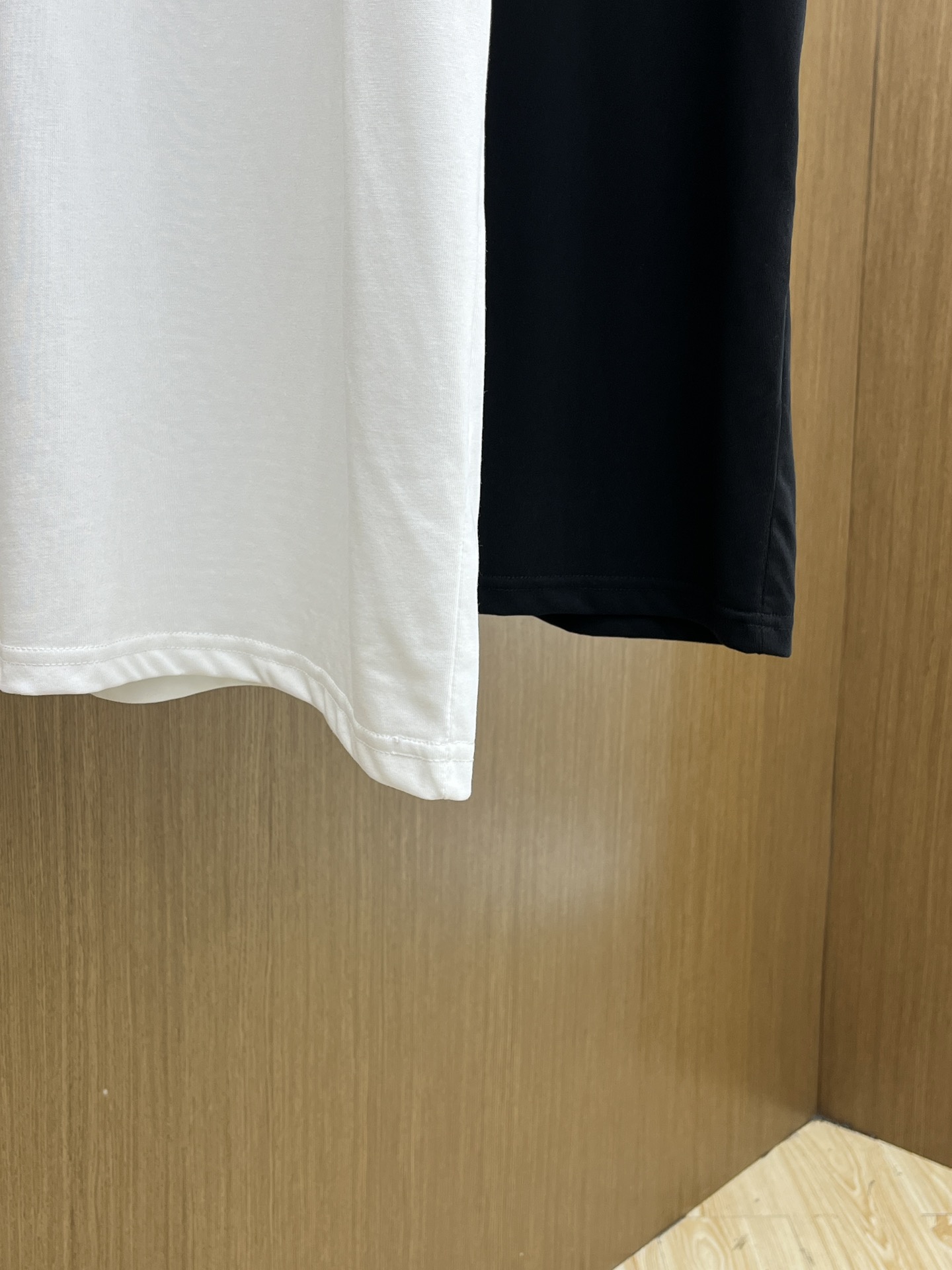  Celine 🔥🔥独家首发 2025早春最新品，专柜同步有售，原单狠货，时尚休闲圆领短袖T恤，上身舒适