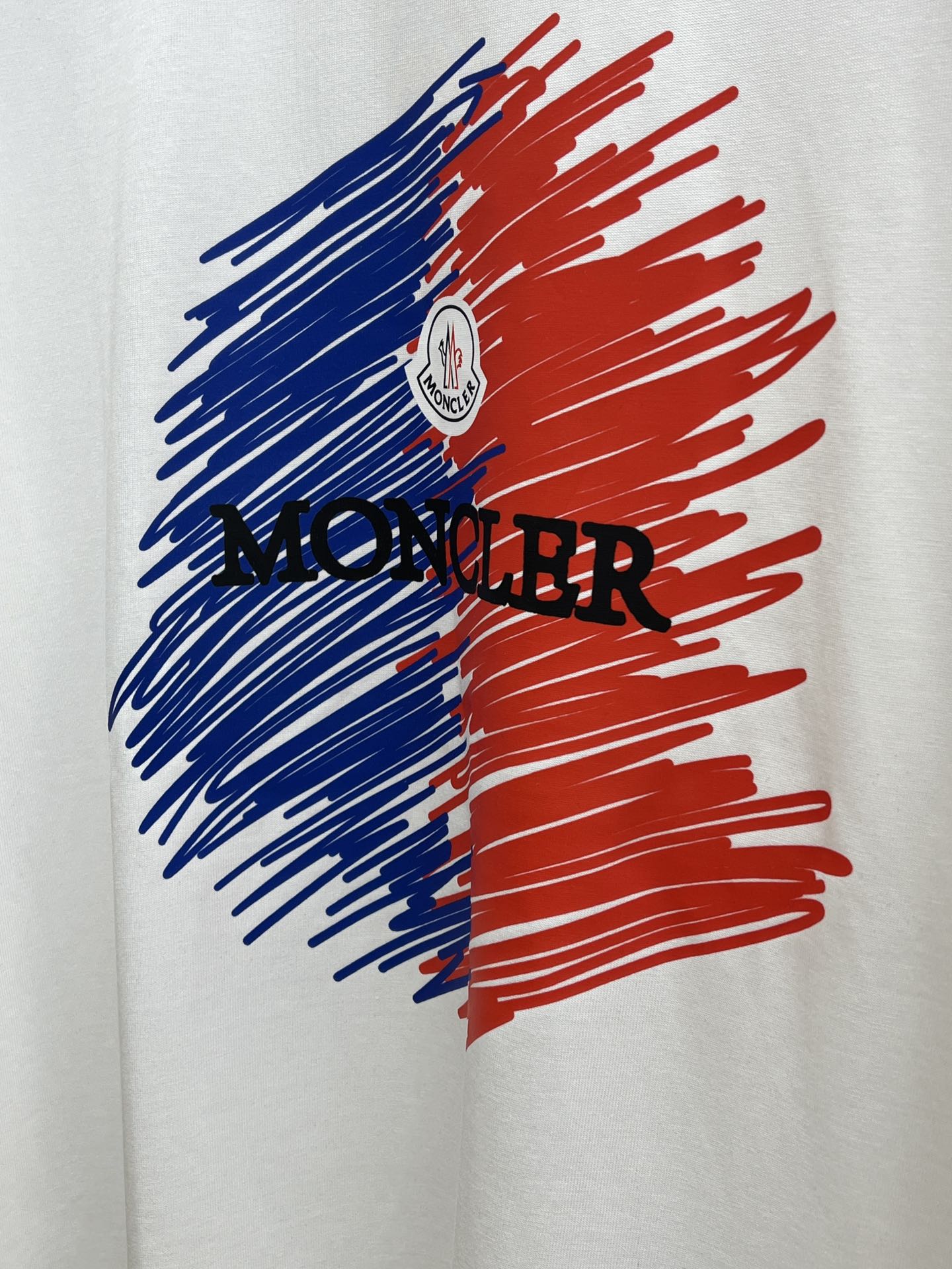  Mon 🔥🔥独家首发 2025早春最新品，专柜同步有售，原单狠货，时尚休闲圆领短袖T恤，上身舒适！吸睛