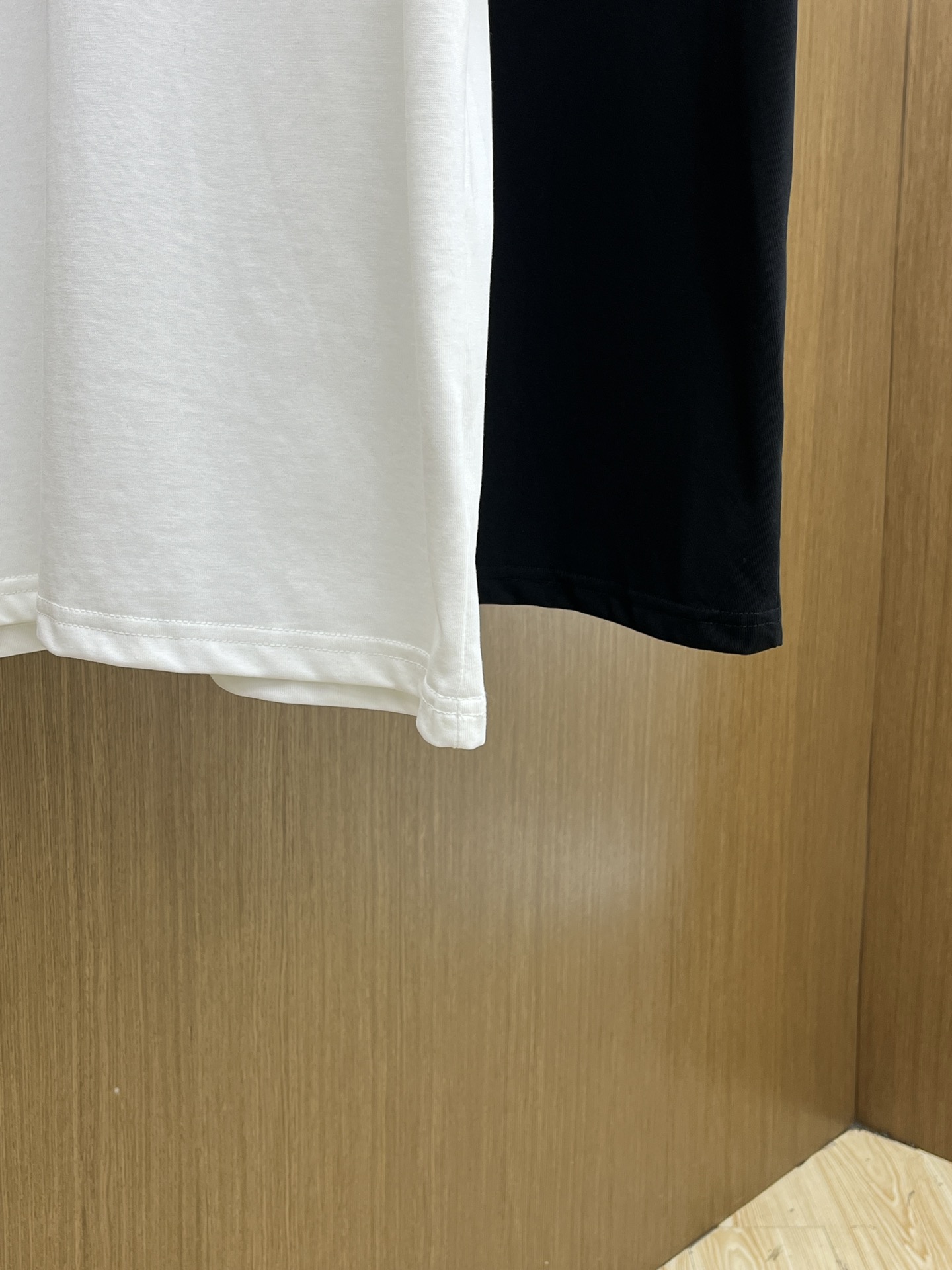  Mon 🔥🔥独家首发 2025早春最新品，专柜同步有售，原单狠货，时尚休闲圆领短袖T恤，上身舒适！吸睛