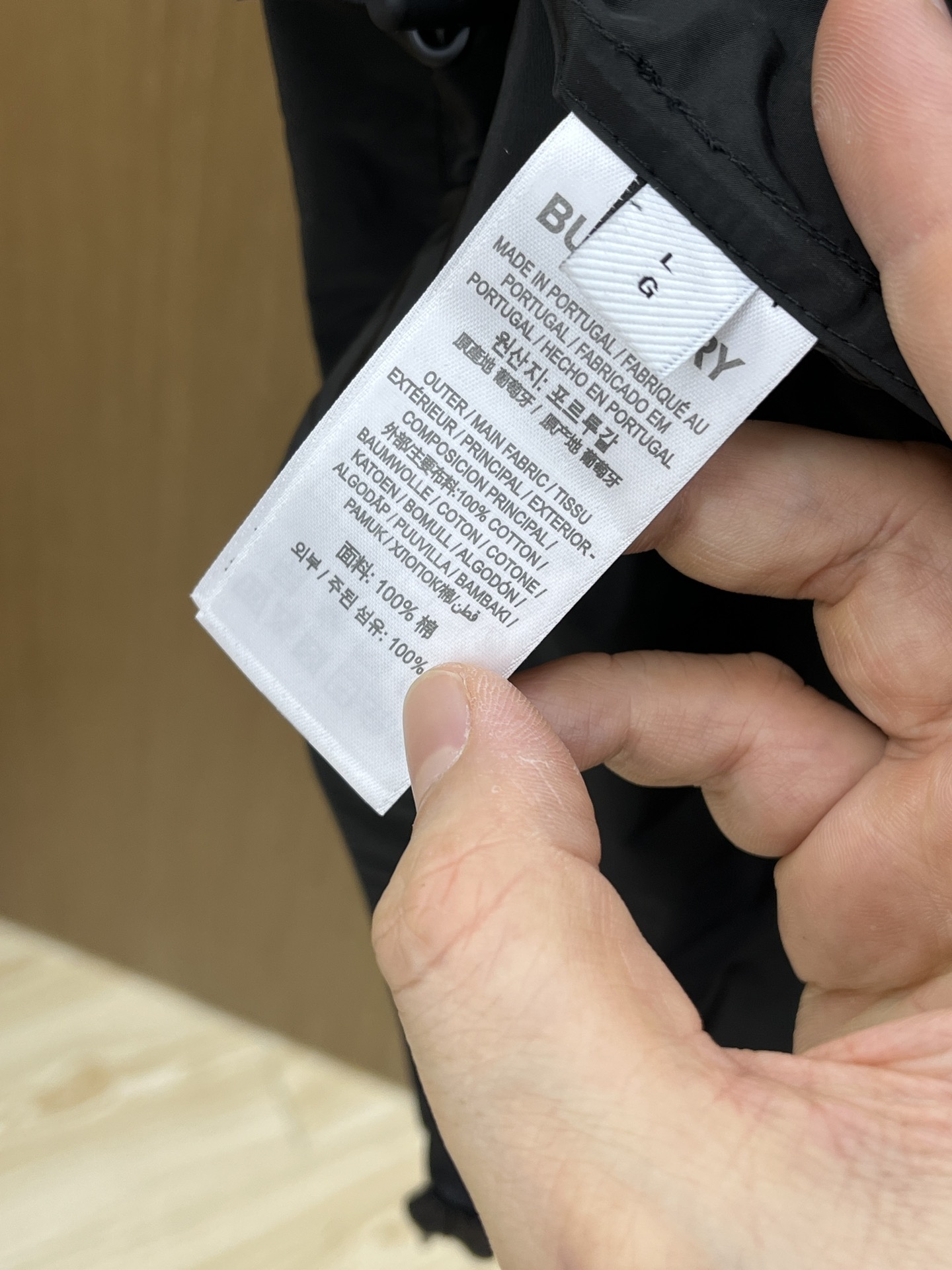 新品 BBR 🔥🔥开春新款男士连帽夹克外套，高定专柜面料 透气舒适度高，细节无可挑剔，品牌元素设计理念，