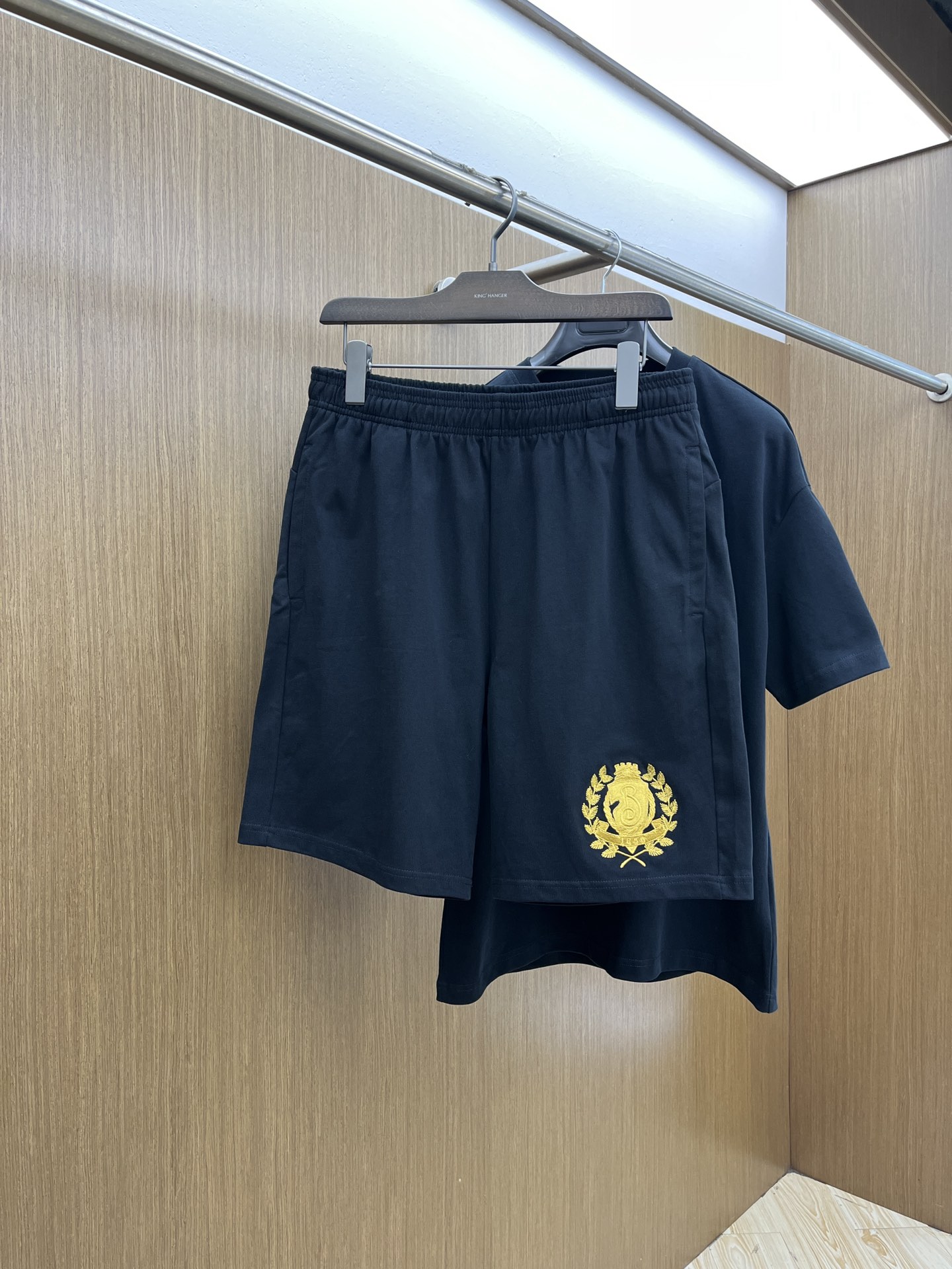 新款/套 BBR 🔥🔥春夏最新款休闲短裤短袖套装，男女款👫 贸易公司渠道稀出，同步官网发售！基本每一季都