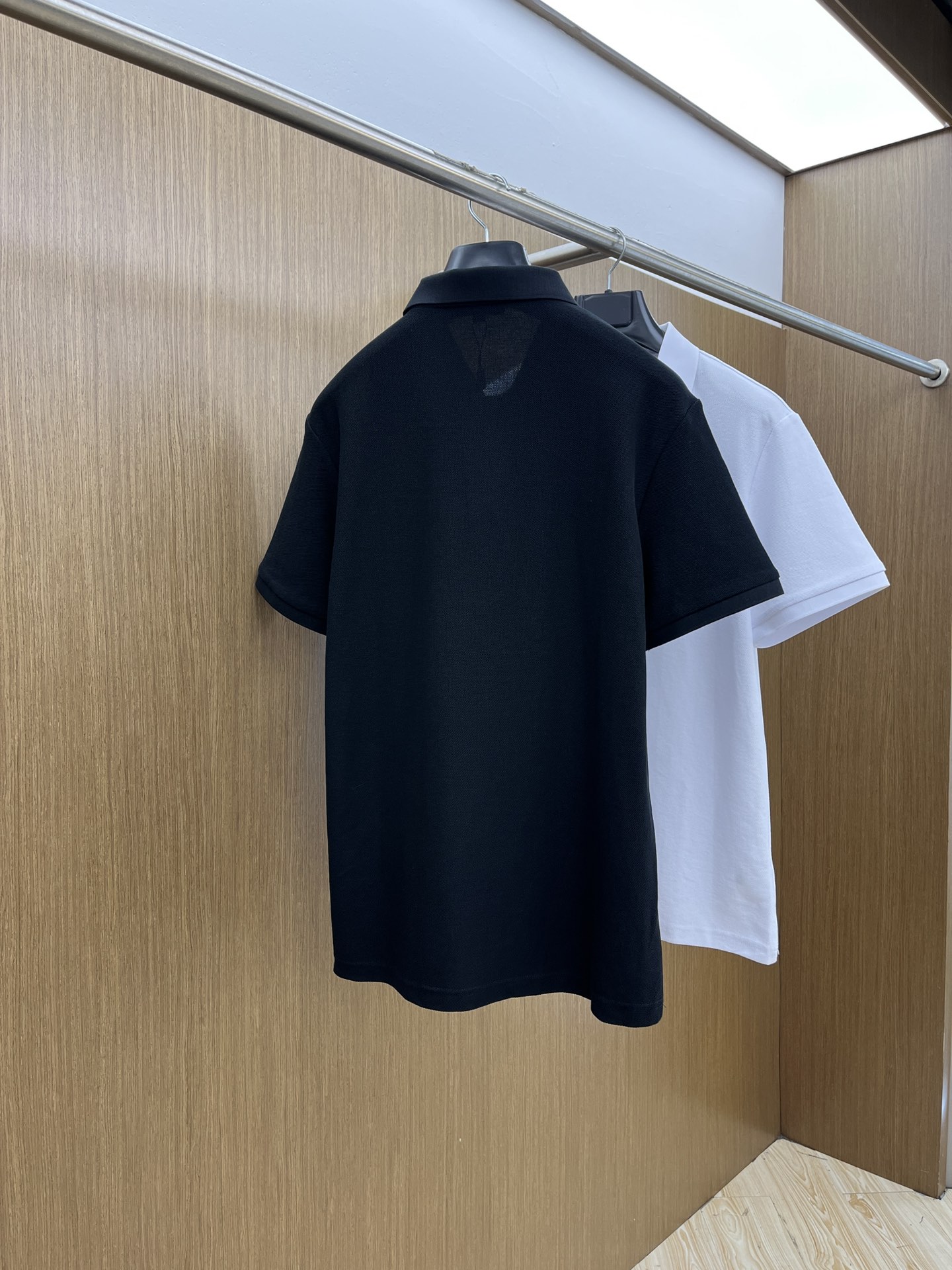 新款 FD 🔥🔥春夏新款男士短袖Polo衫，品牌最新设计元素！既不单调也不复杂,恰到好处的展现品味！客供