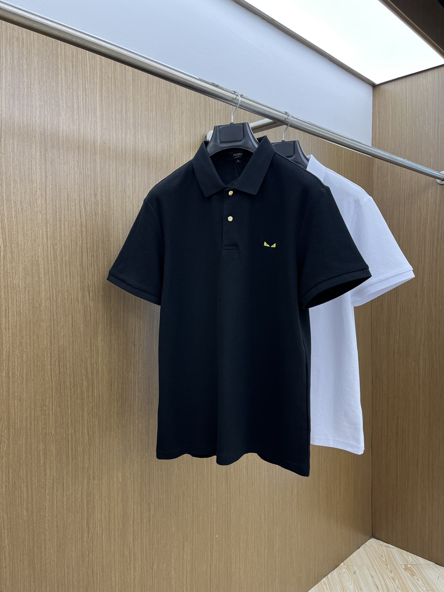 新款 FD 🔥🔥春夏新款男士短袖Polo衫，品牌最新设计元素！既不单调也不复杂,恰到好处的展现品味！客供