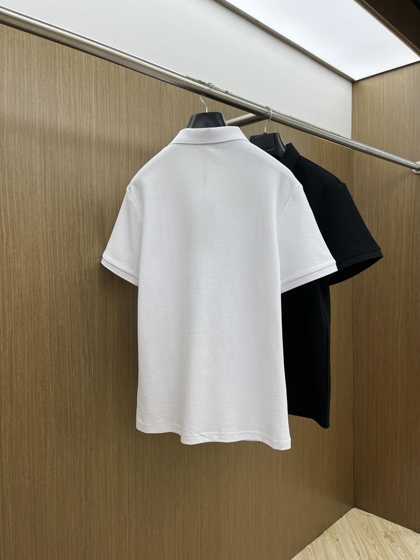 新款 FD 🔥🔥春夏新款男士短袖Polo衫，品牌最新设计元素！既不单调也不复杂,恰到好处的展现品味！客供
