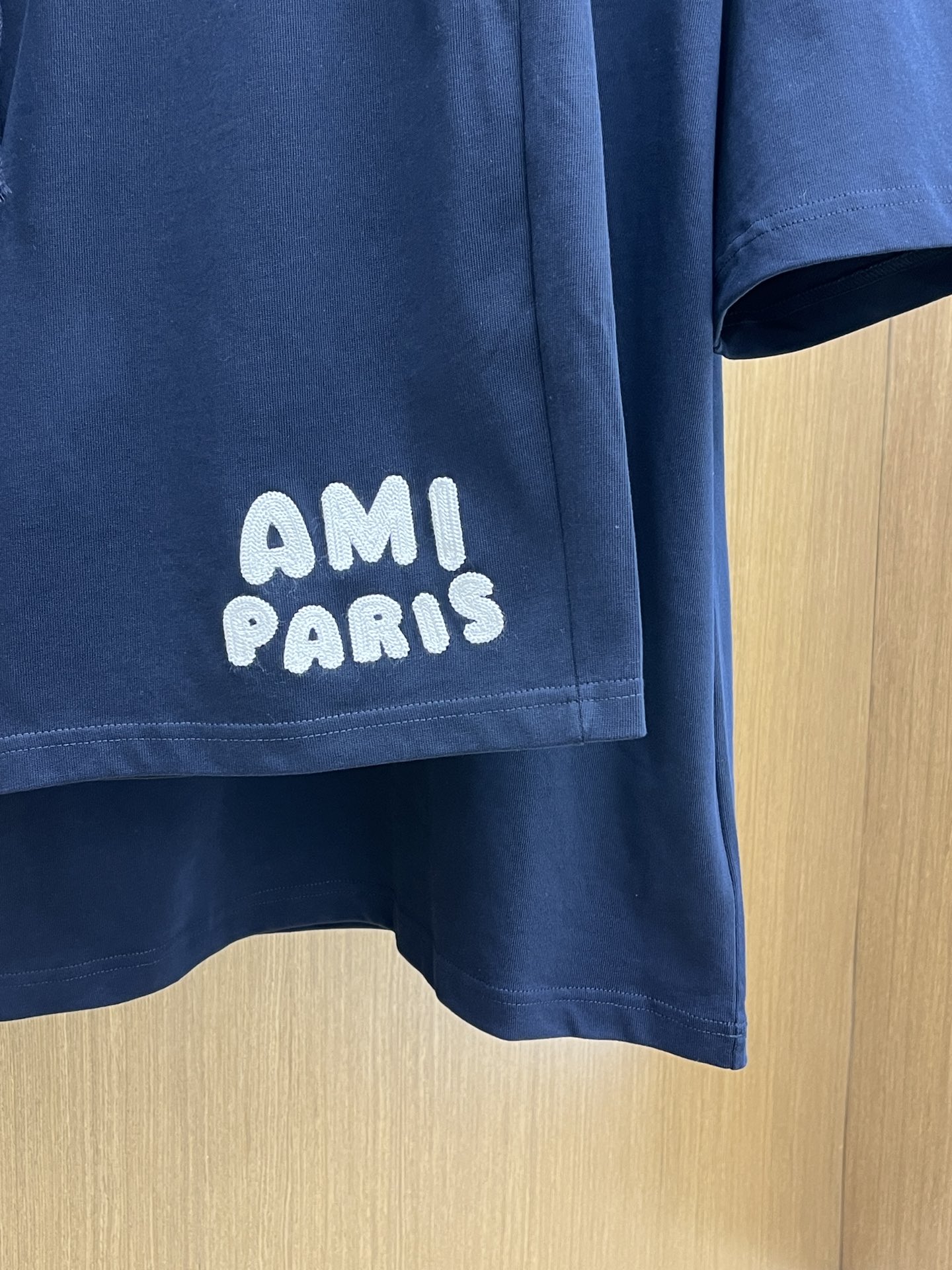 新款/套 AMI 🔥🔥春夏最新款休闲短裤短袖套装，男女款👫 贸易公司渠道稀出，同步官网发售！基本每一季都