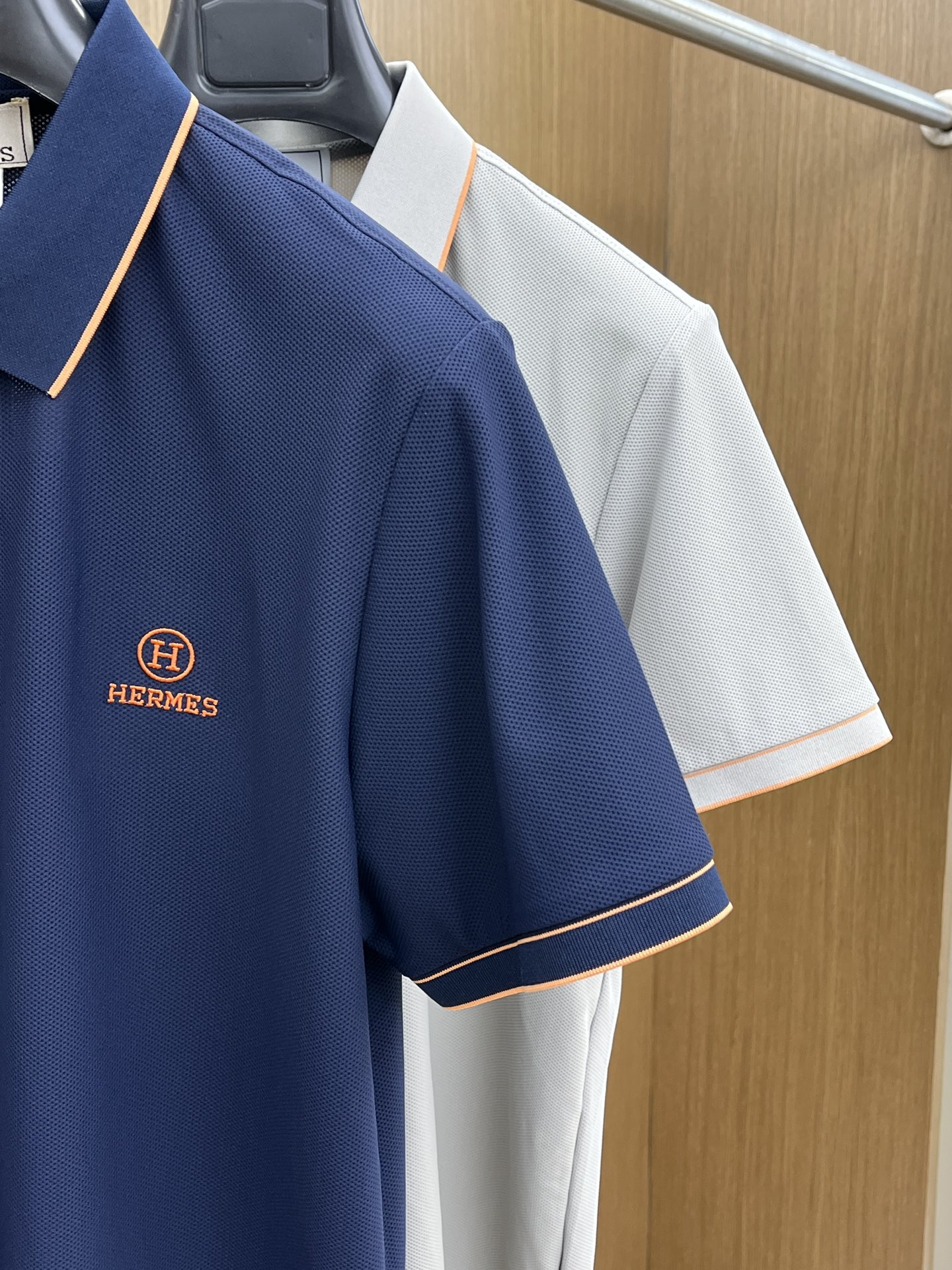 新款 Her 🔥🔥春夏新款男士短袖Polo衫，品牌最新设计元素！既不单调也不复杂,恰到好处的展现品味！客