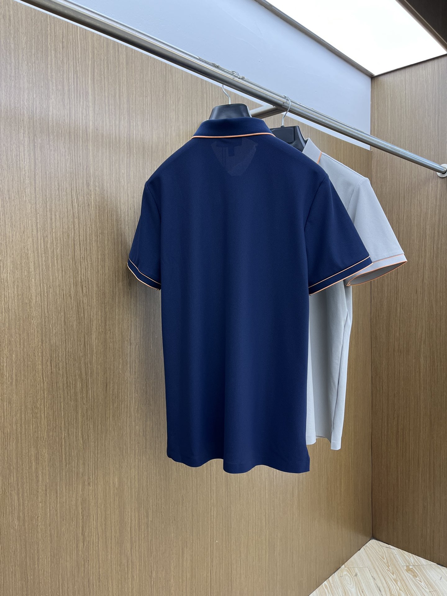 新款 Her 🔥🔥春夏新款男士短袖Polo衫，品牌最新设计元素！既不单调也不复杂,恰到好处的展现品味！客