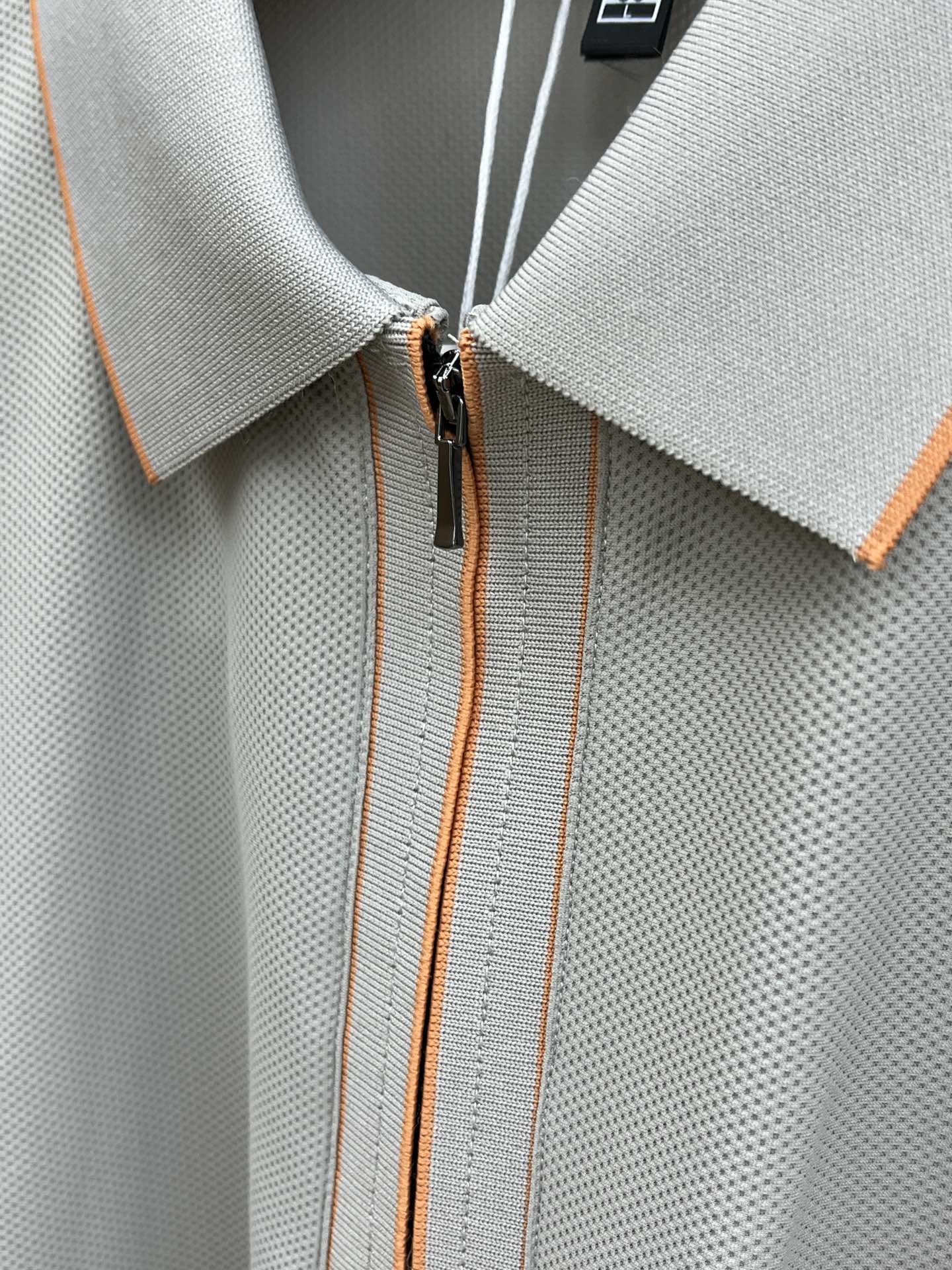 新款 Her 🔥🔥春夏新款男士短袖Polo衫，品牌最新设计元素！既不单调也不复杂,恰到好处的展现品味！客