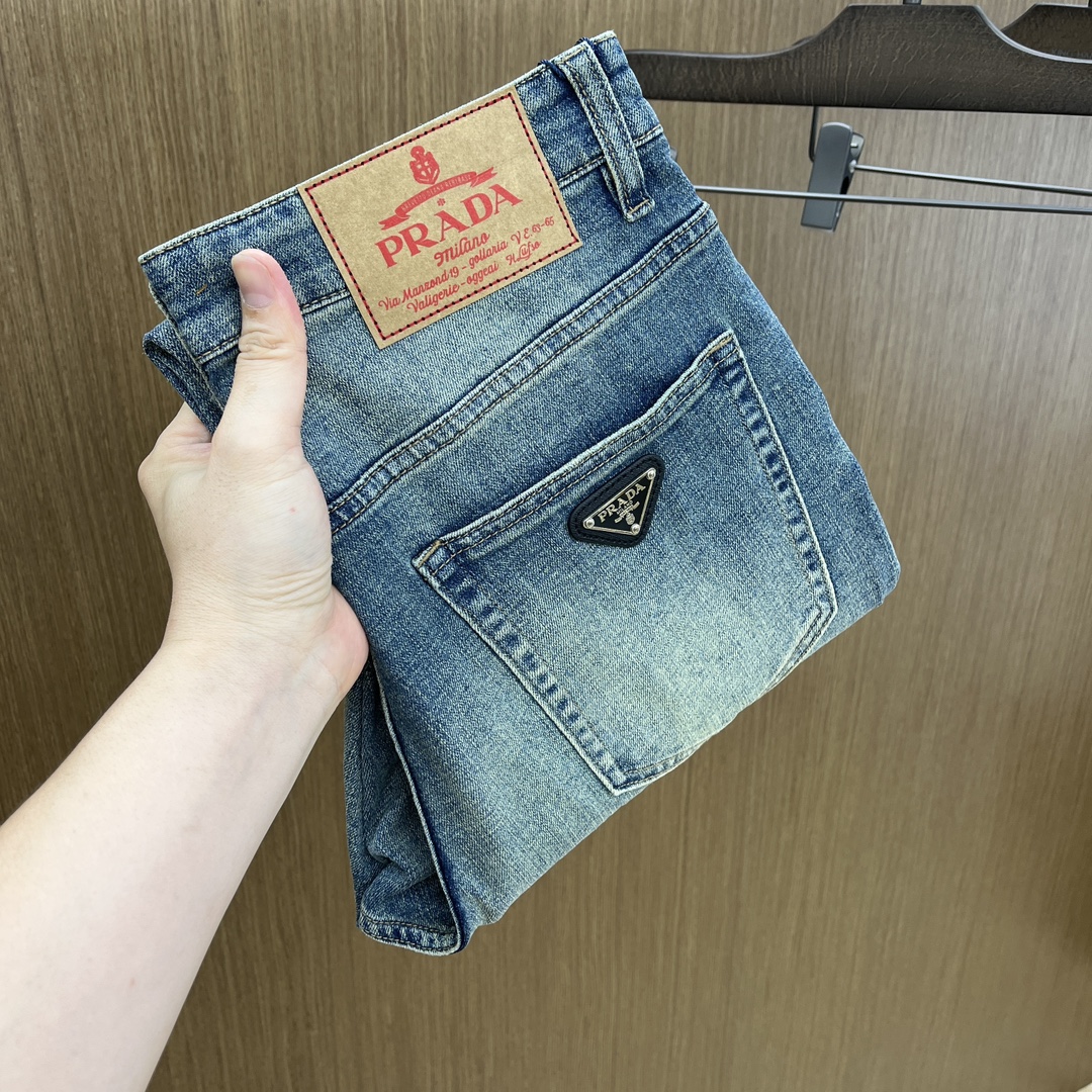 NO:427722,Price adjustment New PD high-end customization, the latest jeans in early spring 2025 are released simultaneously on the counter. Original customization reproduction. Customer-supplied hardware and accessories. Original quality. Imported denim fabric heavy-duty washing. Boutique leather brand. Fine workmanship and excellent upper body!  FMZ preferred single product number 30-38 no 35.37, jeans, alexander wang19860909调价 新款 PD 高端定制、2025早春最新款牛仔裤 柜台同步发售 原版定制复刻 客供五金辅料 原单品质 进口牛仔面料重工洗水 精品皮牌 做工走线精细 上身绝佳！fmz优选单品 码数30-38无35.37,,jeans,alexander wang,Men's clothing