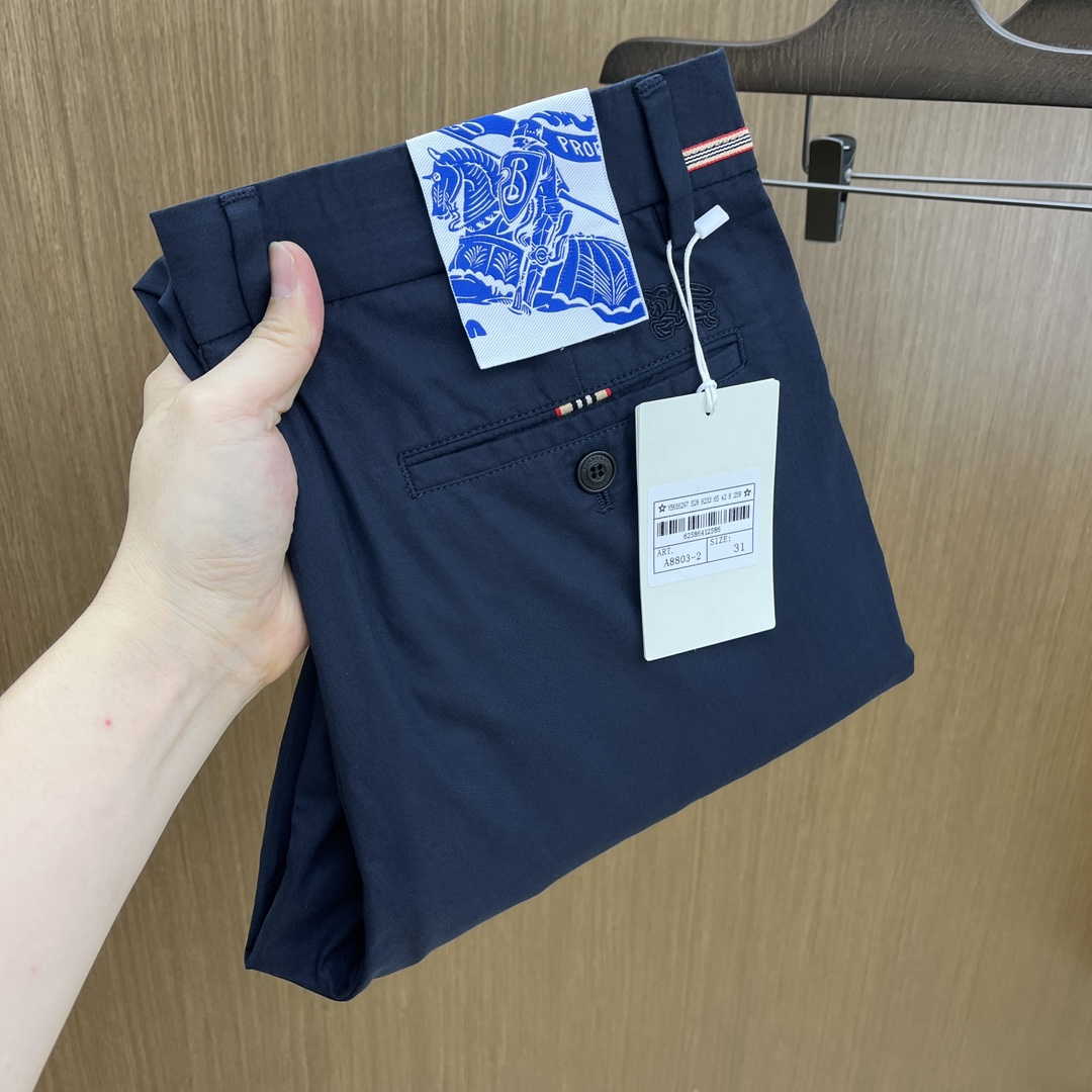 NO:414494,New product BBR Spring and summer new casual trousers, simultaneously released on the official website, trouser body craft design, imported customer-supplied auxiliary materials, fabric customization, and OEM products are free of inspection!  Every detail is the ultimate, the original hardware accessories are trendy and stylish, and they are a must-have item for trendy people!  Original single production of fh12!  Number of codes 29-38 None 35.37, alexander wang19860909新品 BBR 春夏新品休闲裤西裤,官网同步发售,裤身工艺设计,进口客供辅料、面料定制,代工厂出品免检！每个细节做到极致,原版五金配件,潮范十足、上身有型帅气,潮人必备单品！ fh12原单出品！ 码数29-38无35.37,,alexander wang,Men's clothing