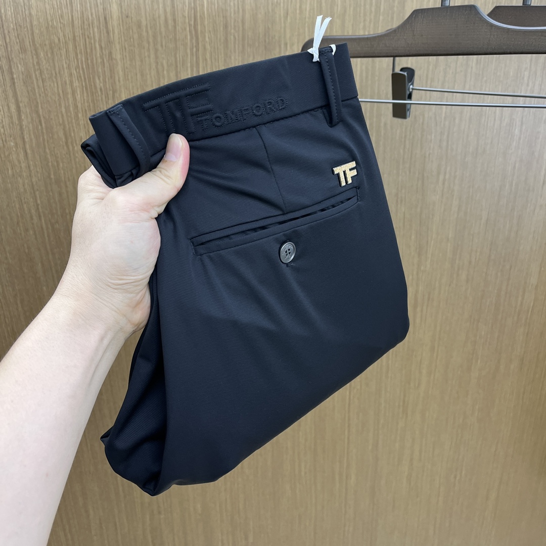 NO:414452,New TF spring and summer new casual trousers, trousers, released simultaneously on the official website, trouser body craft design, imported customer-supplied auxiliary materials, fabric customization, and OEM products are free of inspection!  Every detail is the ultimate, the original hardware accessories are trendy and stylish, and they are a must-have item for trendy people!  Original single production of fh12!  Number of codes 29-38 None 35.37,,tom ford,alexander wang19860909新品 TF 春夏新品休闲裤西裤,官网同步发售,裤身工艺设计,进口客供辅料、面料定制,代工厂出品免检！每个细节做到极致,原版五金配件,潮范十足、上身有型帅气,潮人必备单品！ fh12原单出品！ 码数29-38无35.37,,tom ford,alexander wang,Men's clothing