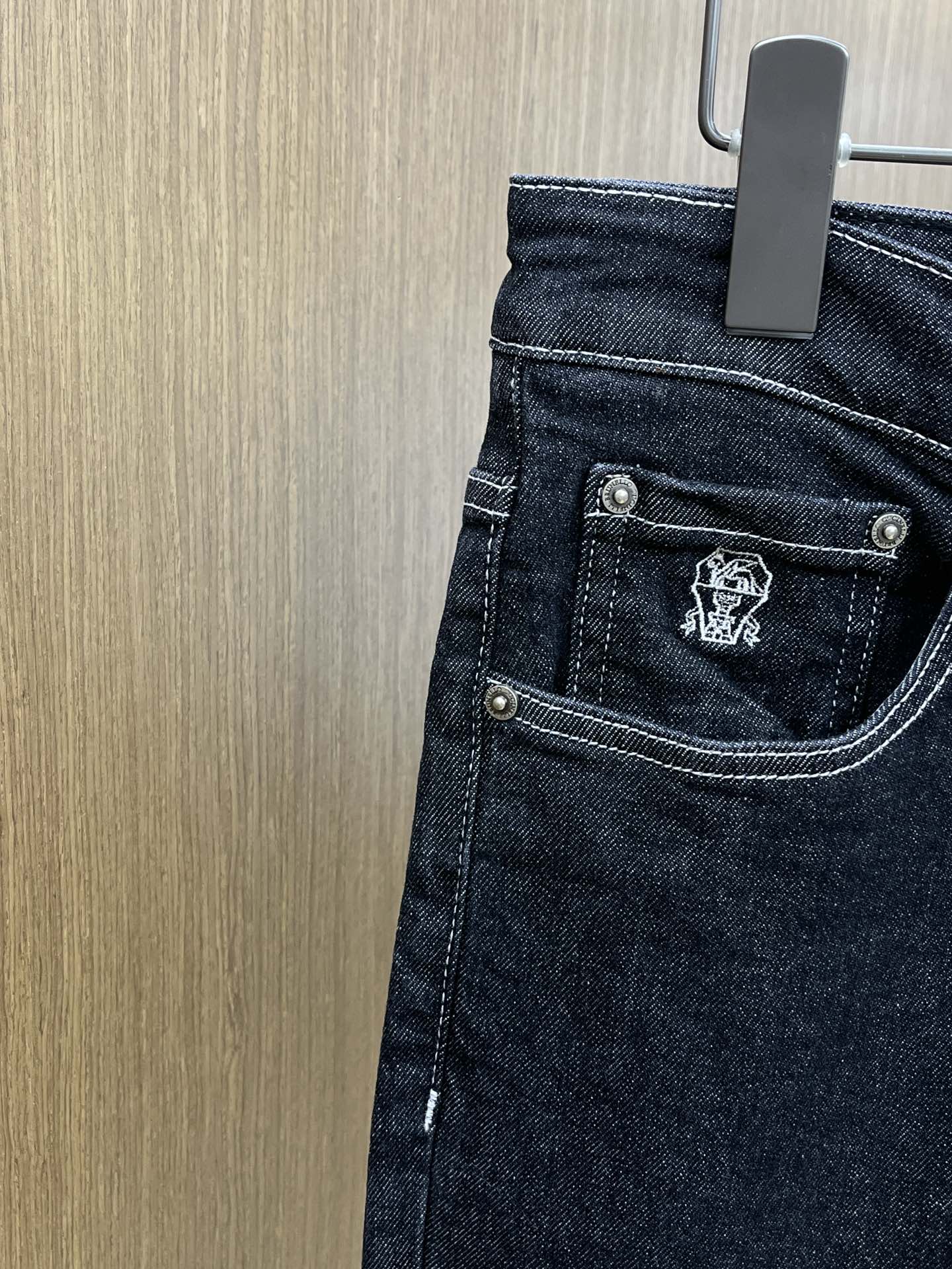 “High-End Custom Jeans for Early Spring 2025 with Imported Coware Re-Washing” - 图片 5