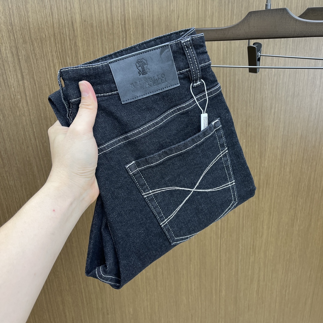 “High-End Custom Jeans for Early Spring 2025 with Imported Coware Re-Washing”