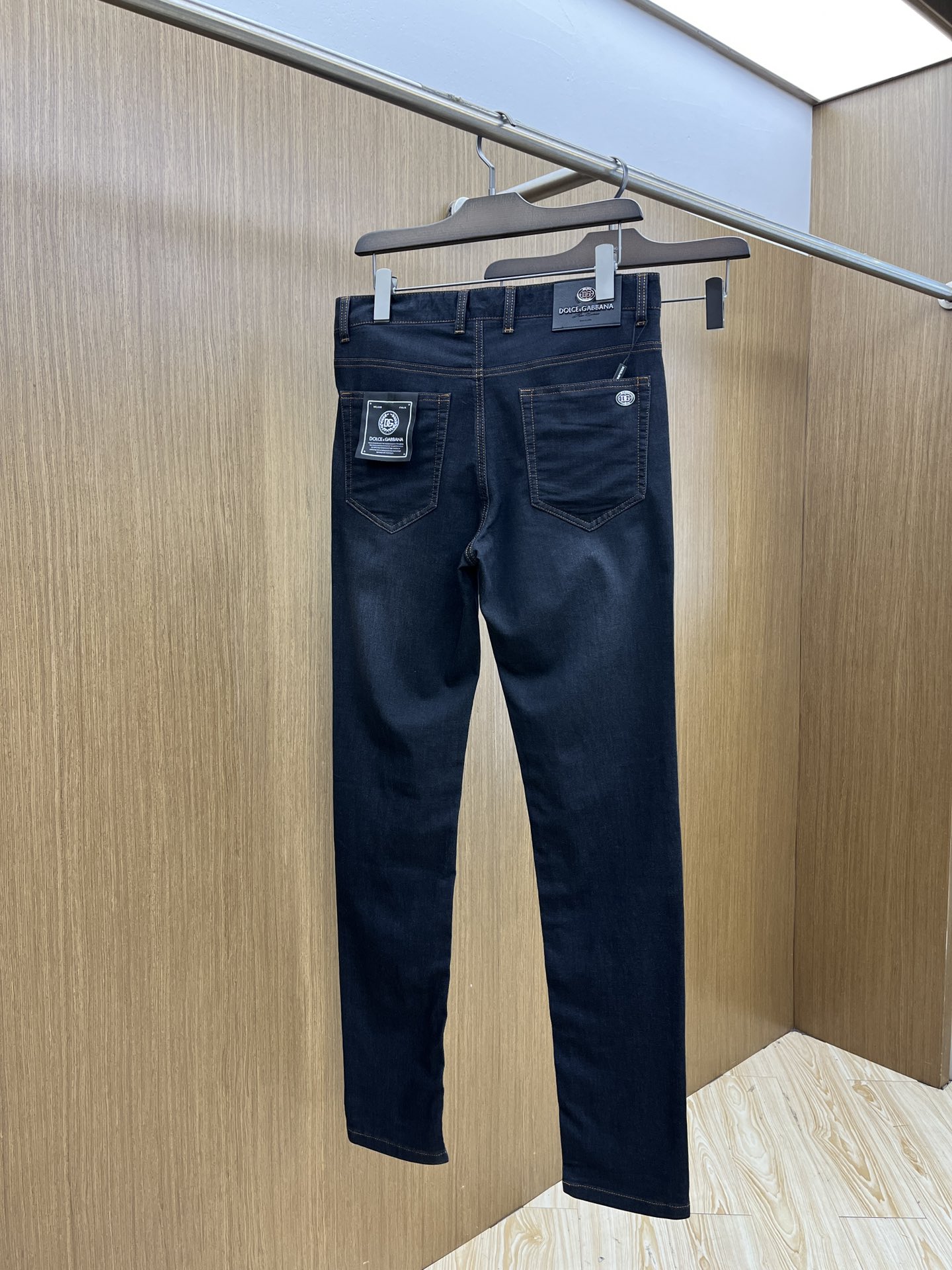 新品 DG 🔥春夏新品休闲牛仔裤 官网同步发售，裤身工艺设计，进口客供辅料、东欧牛仔面料定制，代工厂出品