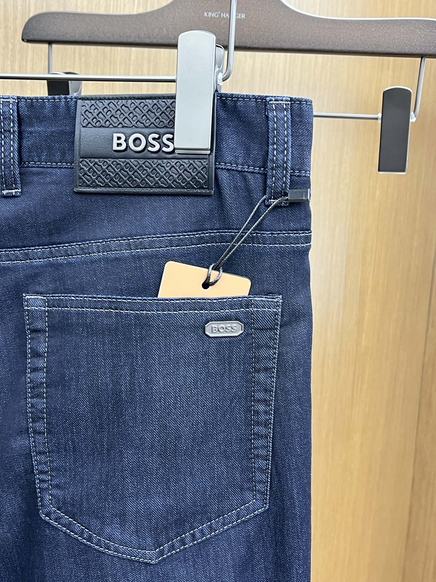 新品 Boss 🔥春夏新品休闲牛仔裤 官网同步发售，裤身工艺设计，进口客供辅料、东欧牛仔面料定制，代工厂