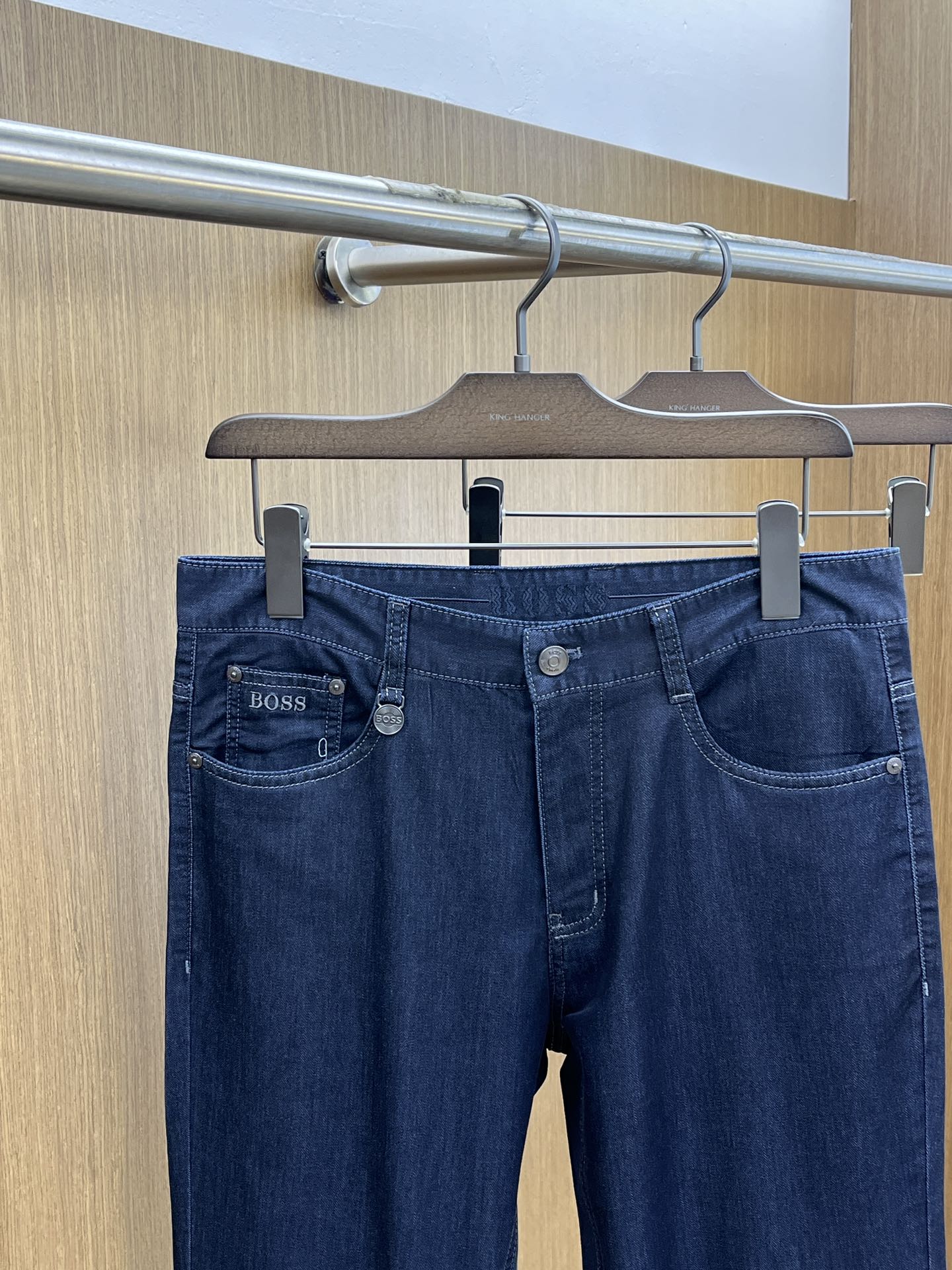 新品 Boss 🔥春夏新品休闲牛仔裤 官网同步发售，裤身工艺设计，进口客供辅料、东欧牛仔面料定制，代工厂