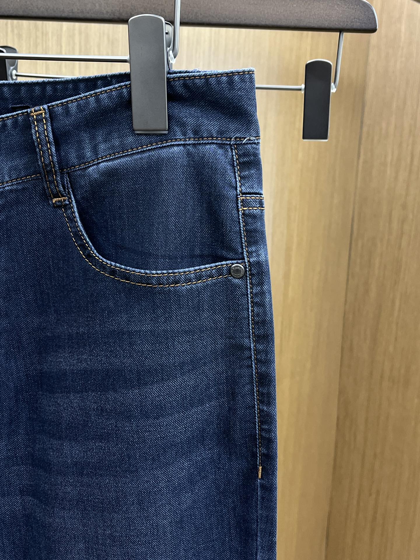 新品 BBR 🔥春夏新品休闲牛仔裤 官网同步发售，裤身工艺设计，进口客供辅料、东欧牛仔面料定制，代工厂出