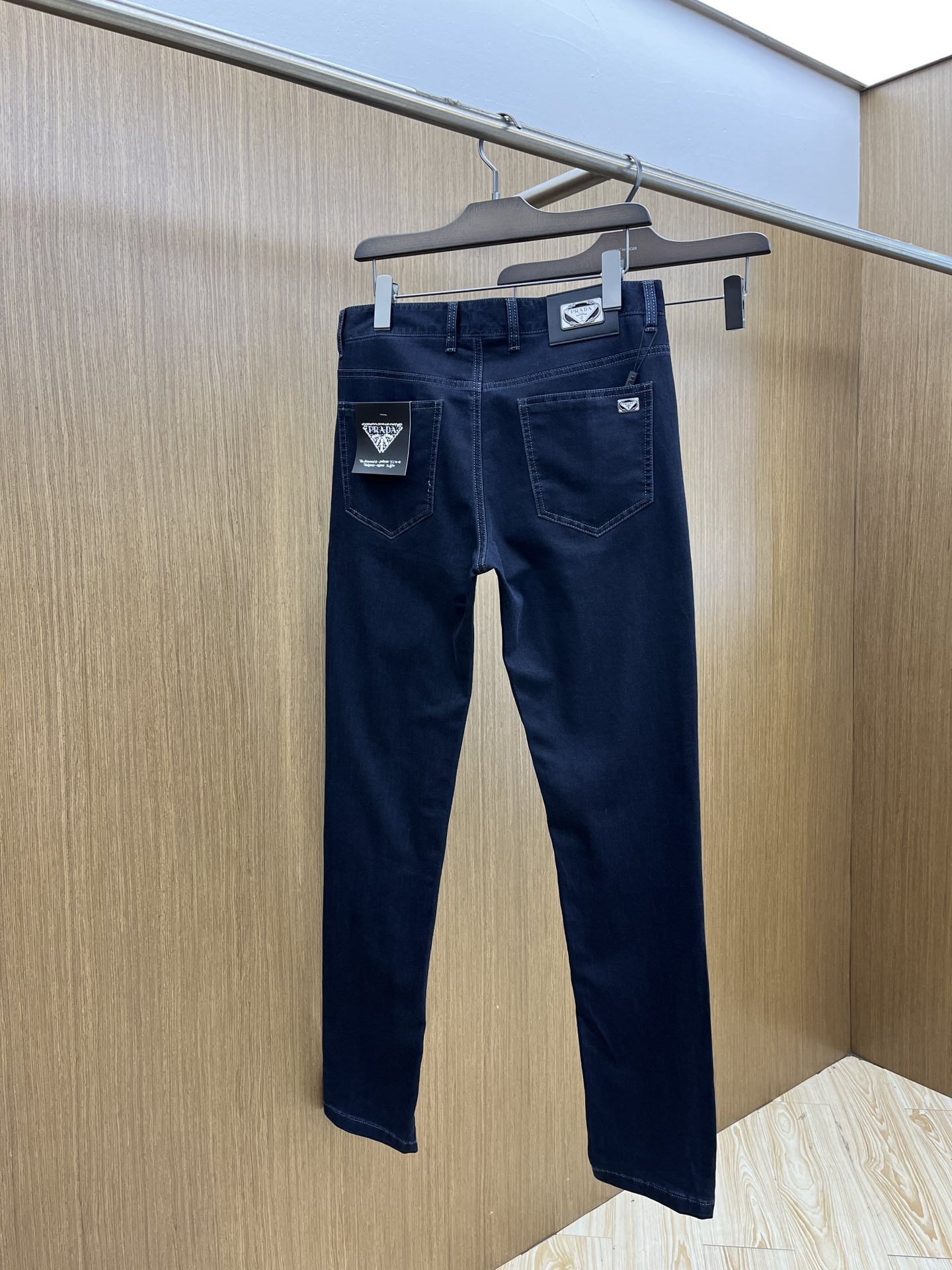 新品 PD 🔥春夏新品休闲牛仔裤 官网同步发售，裤身工艺设计，进口客供辅料、东欧牛仔面料定制，代工厂出品