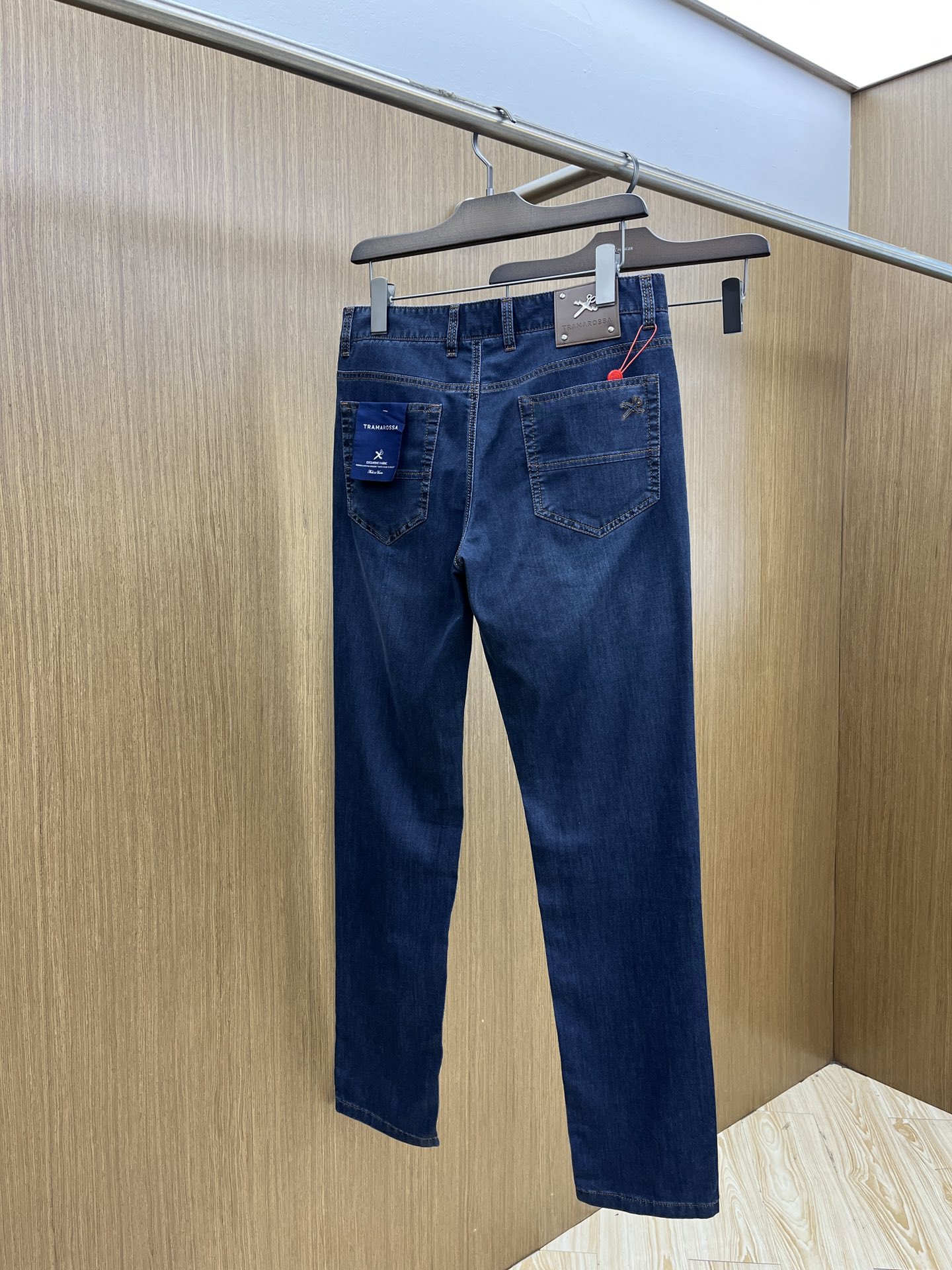 新品 TRA🔥春夏新品休闲牛仔裤 官网同步发售，裤身工艺设计，进口客供辅料、东欧牛仔面料定制，代工厂出品