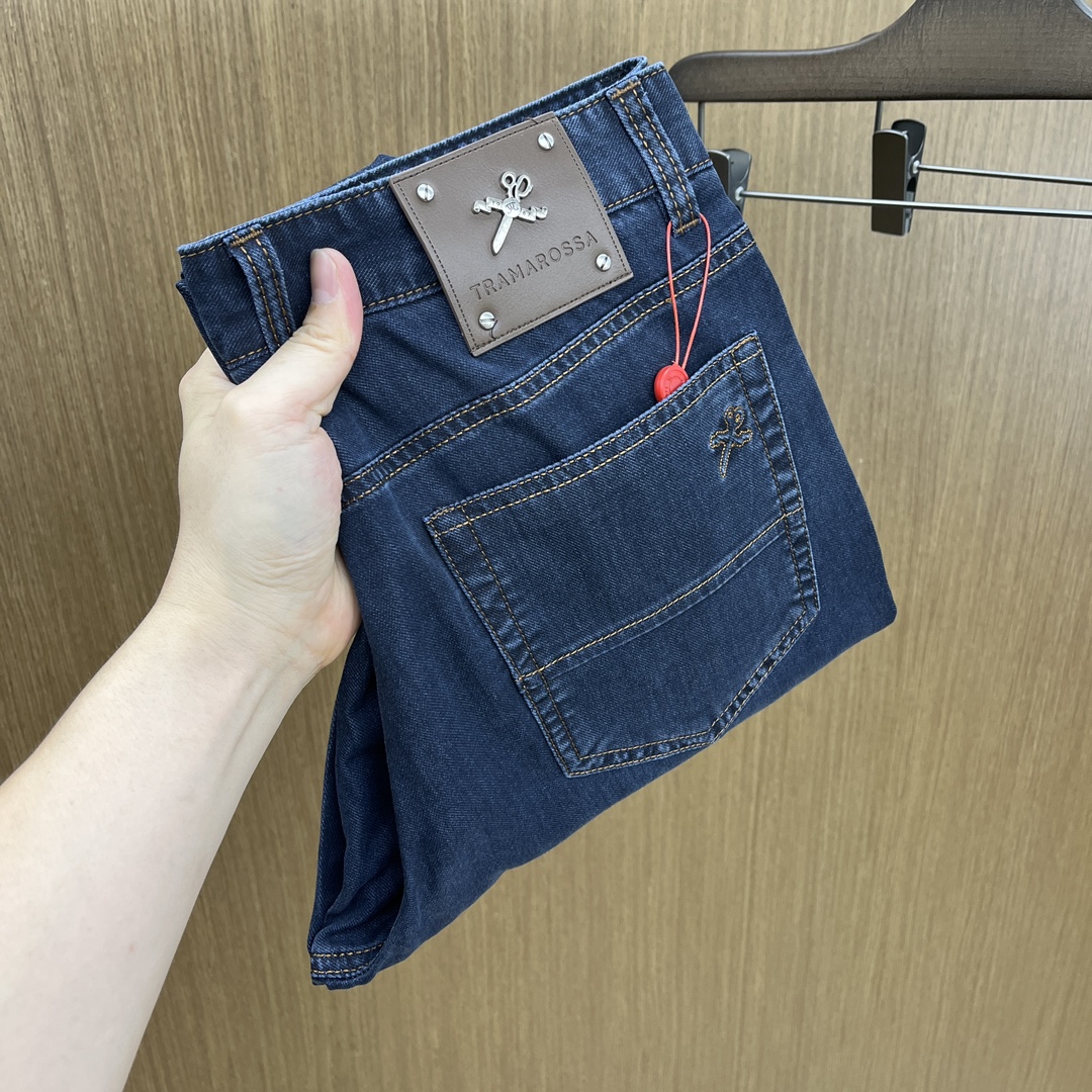 NO:447337,New products TRA spring and summer new casual jeans are available simultaneously on the official website, trouser body craft design, imported customer-supplied auxiliary materials, customized Eastern European denim fabrics, and OEM products are free of inspection!  Every detail is the ultimate, the original hardware accessories are trendy and stylish, and they are a must-have item for trendy people!  Original single production of fh12!  Number of codes 29-38 None 35.37, jeans,alexander wang19860909新品 TRA春夏新品休闲牛仔裤 官网同步发售,裤身工艺设计,进口客供辅料、东欧牛仔面料定制,代工厂出品免检！每个细节做到极致,原版五金配件,潮范十足、上身有型帅气,潮人必备单品！ fh12原单出品！ 码数29-38无35.37,,jeans,alexander wang,Men's clothing