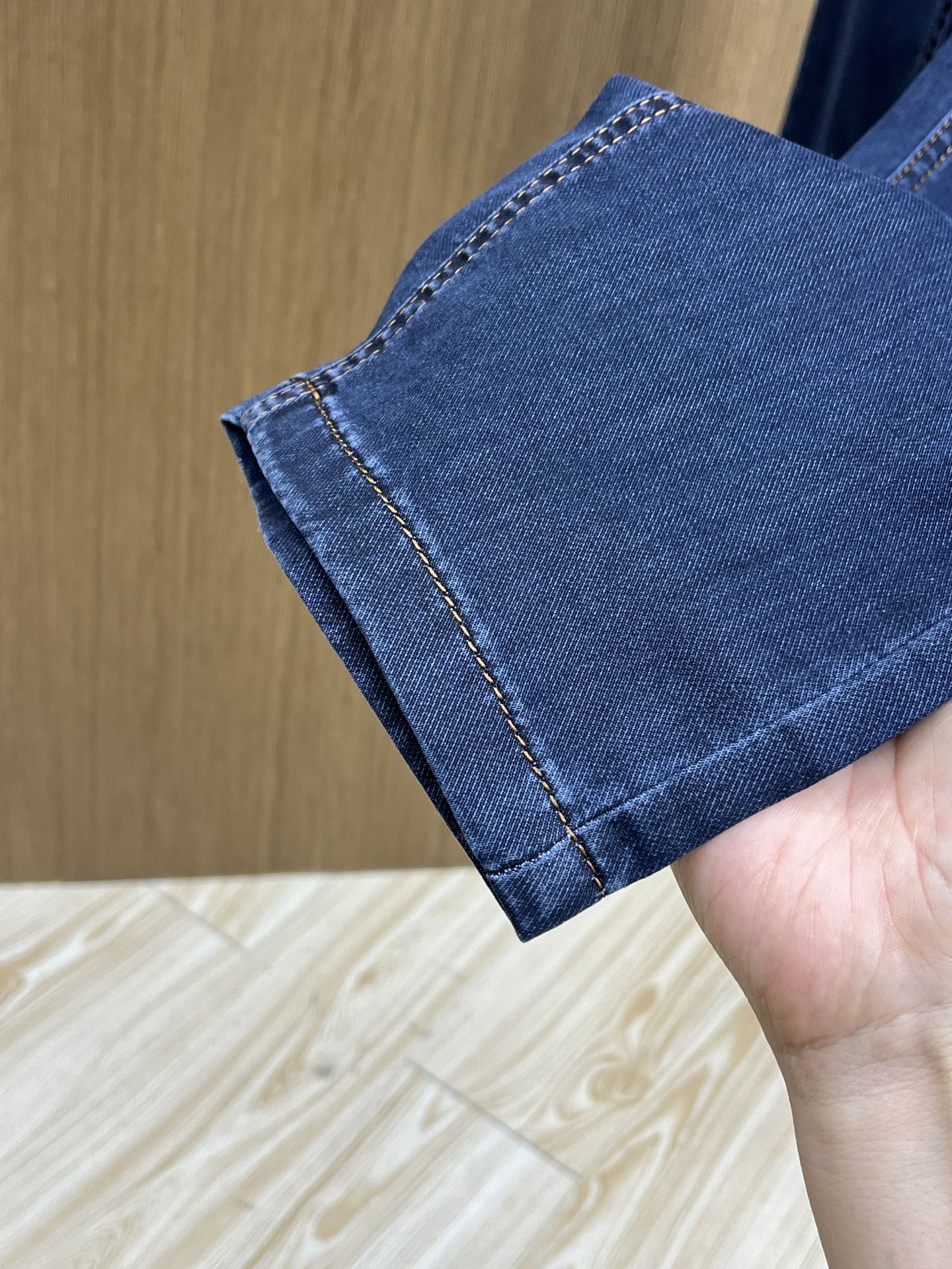 新品 TRA🔥春夏新品休闲牛仔裤 官网同步发售，裤身工艺设计，进口客供辅料、东欧牛仔面料定制，代工厂出品