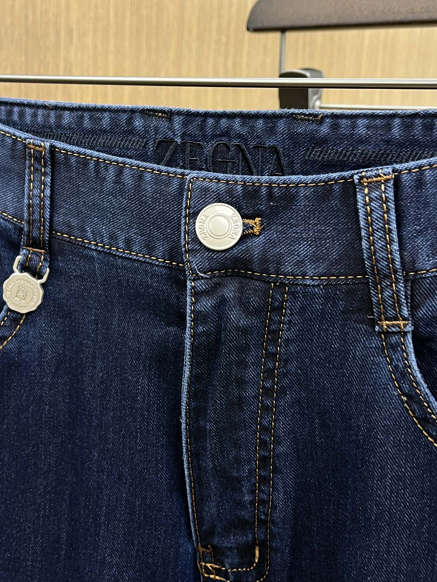 “New P650 Z Z Recreational Jeans with Unique Design and High Quality Hardware Parts” - 图片 4