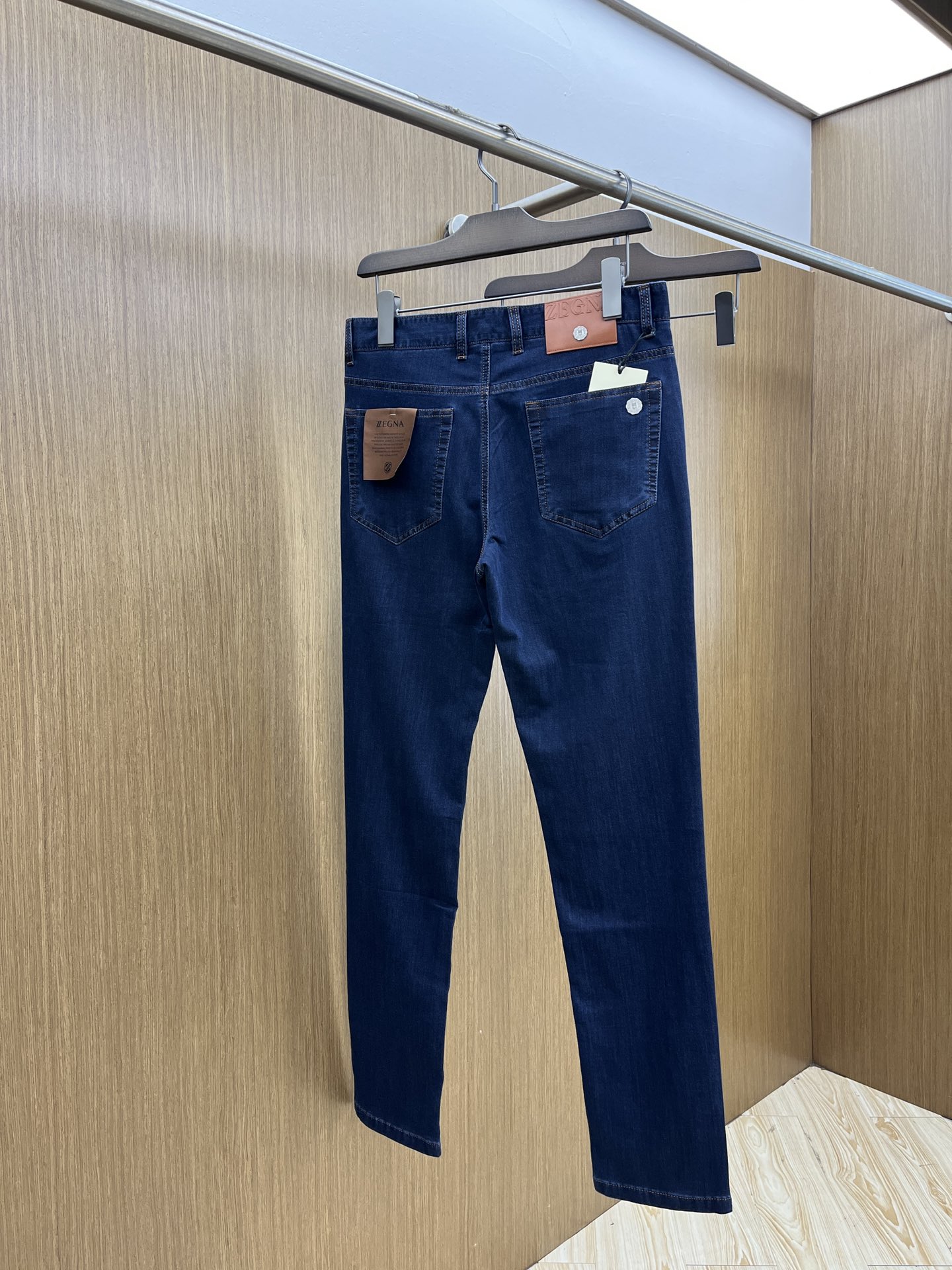“New P650 Z Z Recreational Jeans with Unique Design and High Quality Hardware Parts” - 图片 8