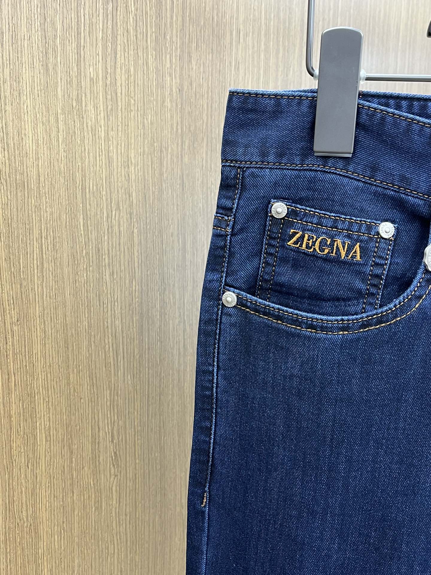 “New P650 Z Z Recreational Jeans with Unique Design and High Quality Hardware Parts” - 图片 5