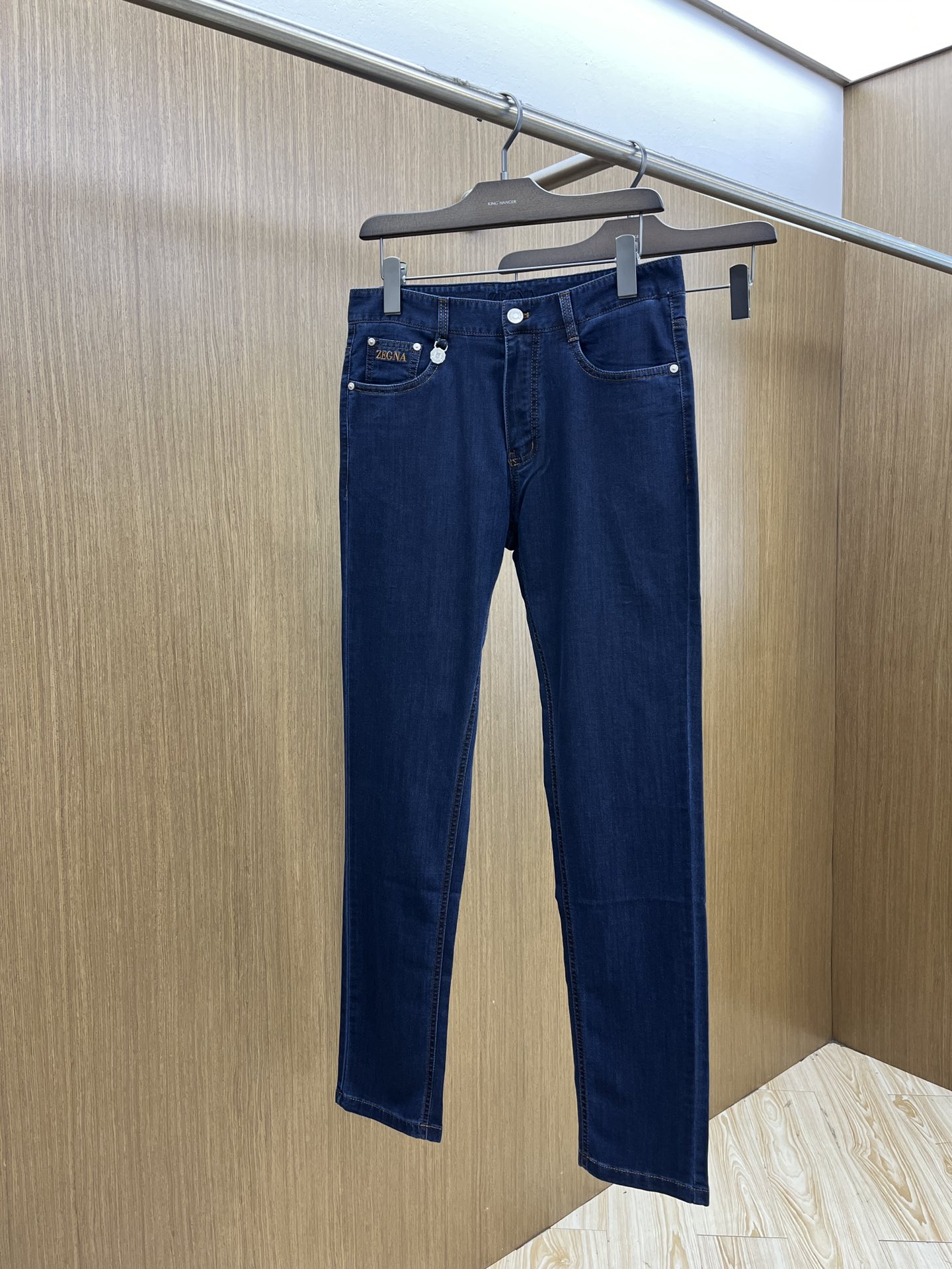 “New P650 Z Z Recreational Jeans with Unique Design and High Quality Hardware Parts” - 图片 2