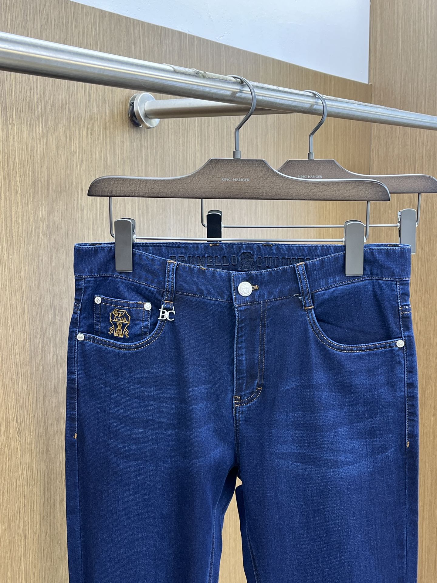 “High-Quality P572 BC Recreational Jeans with Unique Design and Premium Details” - 图片 3