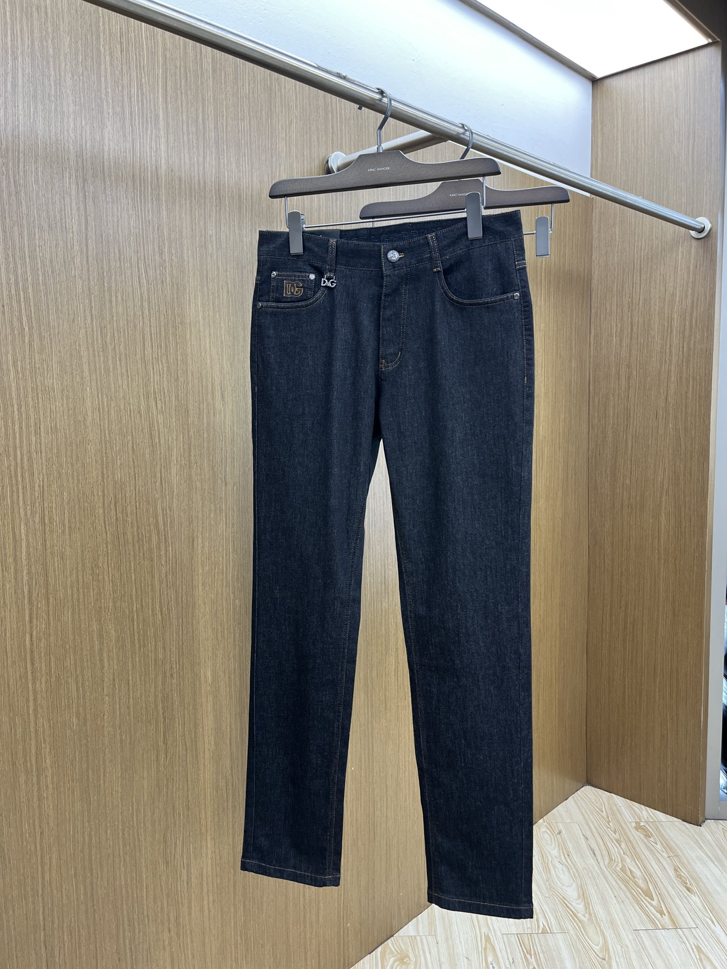 新品 DG 🔥春夏新品休闲牛仔裤 官网同步发售，裤身工艺设计，进口客供辅料、东欧牛仔面料定制，代工厂出品