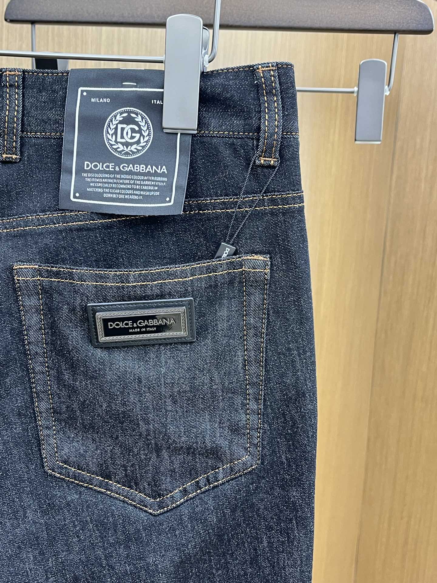 新品 DG 🔥春夏新品休闲牛仔裤 官网同步发售，裤身工艺设计，进口客供辅料、东欧牛仔面料定制，代工厂出品