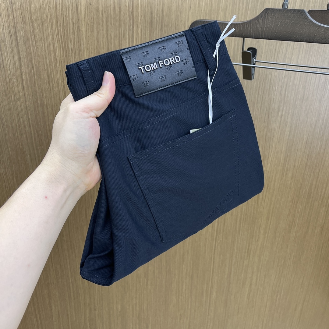 NO:511719,New products TF spring and summer new casual trousers, trousers, simultaneously released on the official website, trouser body craft design, imported customer-supplied auxiliary materials, fabric customization, and OEM products are free of inspection!  Every detail is the ultimate, the original hardware accessories are trendy and stylish, and they are a must-have item for trendy people!  Original single production of fh12!  Number of codes 29-38 None 35.37,,tom ford,alexander wang19860909新品 TF春夏新品休闲裤西裤,官网同步发售,裤身工艺设计,进口客供辅料、面料定制,代工厂出品免检！每个细节做到极致,原版五金配件,潮范十足、上身有型帅气,潮人必备单品！ fh12原单出品！ 码数29-38无35.37,,tom ford,alexander wang,Men's clothing