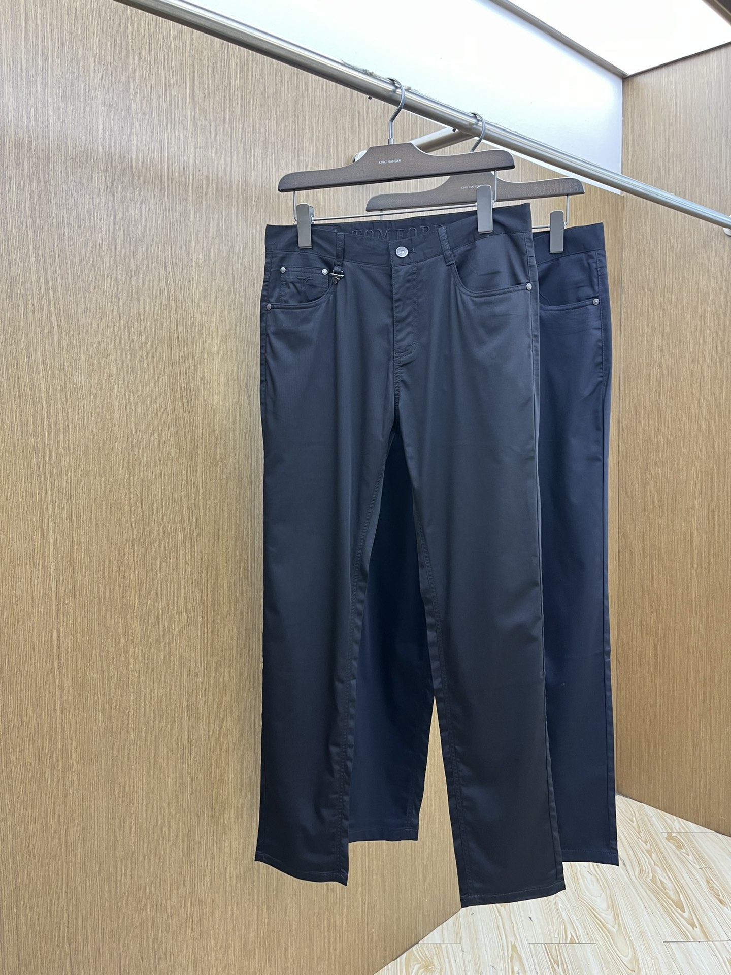 新品 TF 🔥春夏新品休闲裤西裤，官网同步发售，裤身工艺设计，进口客供辅料、面料定制，代工厂出品免检！每