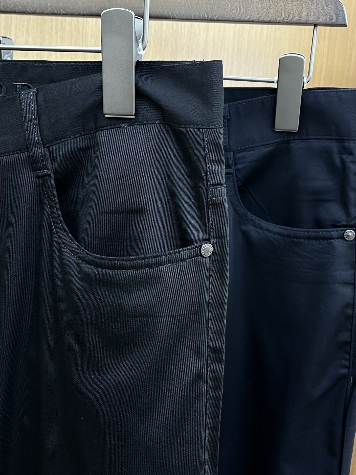 新品 TF 🔥春夏新品休闲裤西裤，官网同步发售，裤身工艺设计，进口客供辅料、面料定制，代工厂出品免检！每