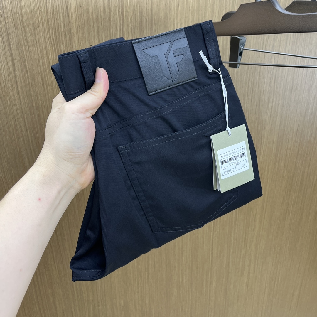 NO:511723,New TF spring and summer new casual trousers, trousers, released simultaneously on the official website, trouser body craft design, imported customer-supplied auxiliary materials, fabric customization, and OEM products are free of inspection!  Every detail is the ultimate, the original hardware accessories are trendy and stylish, and they are a must-have item for trendy people!  Original single production of fh12!  Number of codes 29-38 None 35.37,,tom ford,alexander wang19860909新品 TF 春夏新品休闲裤西裤,官网同步发售,裤身工艺设计,进口客供辅料、面料定制,代工厂出品免检！每个细节做到极致,原版五金配件,潮范十足、上身有型帅气,潮人必备单品！ fh12原单出品！ 码数29-38无35.37,,tom ford,alexander wang,Men's clothing