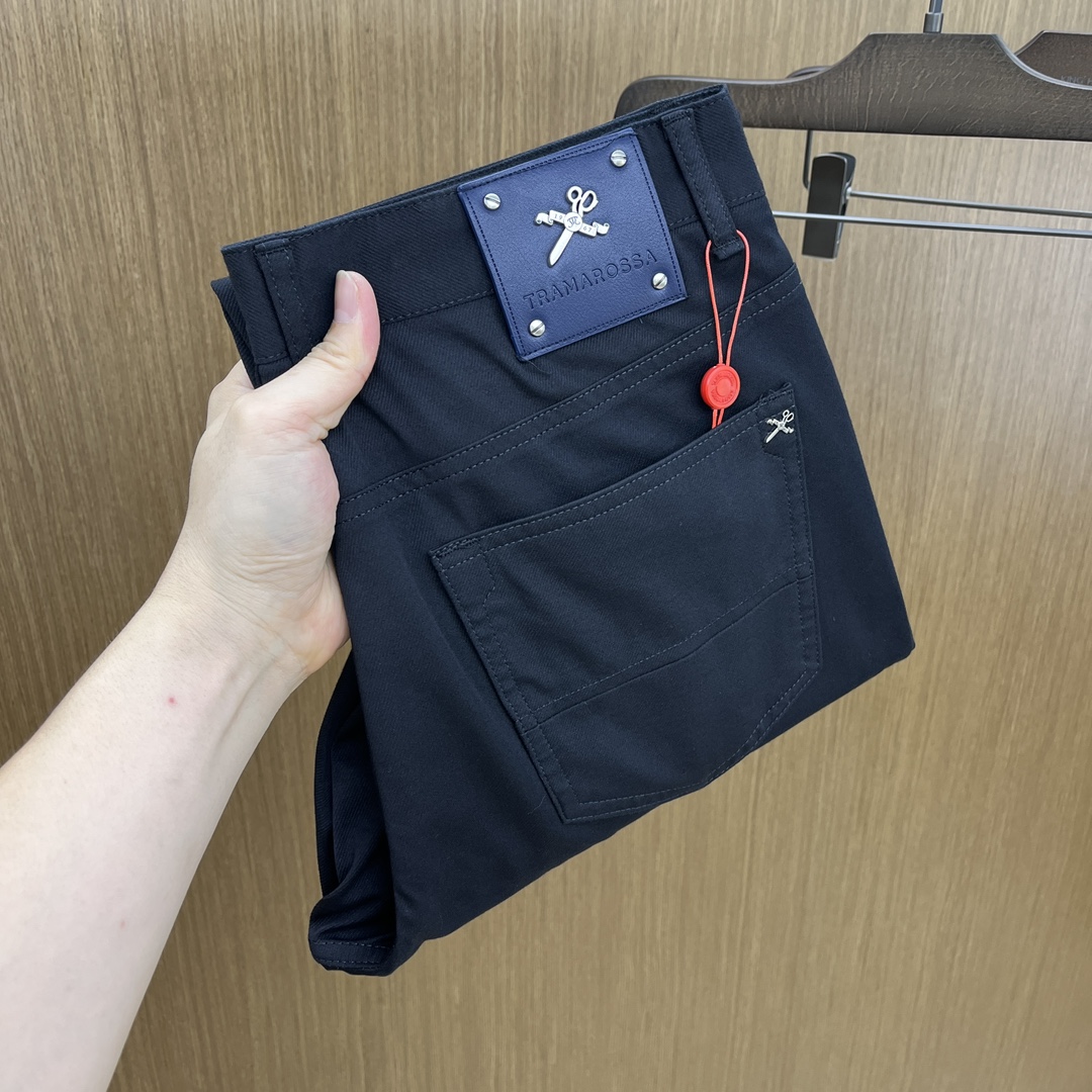 NO:511727,New product TRA spring and summer new casual trousers, released simultaneously on the official website, trouser body craft design, imported customer-supplied auxiliary materials, fabric customization, and OEM products are free of inspection!  Every detail is the ultimate, the original hardware accessories are trendy and stylish, and they are a must-have item for trendy people!  Original single production of fh12!  Number of codes 29-38 None 35.37, alexander wang19860909新品 TRA 春夏新品休闲裤西裤,官网同步发售,裤身工艺设计,进口客供辅料、面料定制,代工厂出品免检！每个细节做到极致,原版五金配件,潮范十足、上身有型帅气,潮人必备单品！ fh12原单出品！ 码数29-38无35.37,,alexander wang,Men's clothing