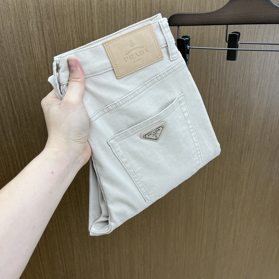 NO:467302,New product PD High-end custom quality 25SS spring and summer latest original single jeans are available at the counter and are sold in a simultaneous manner. Original customized reproduction. Customer-supplied hardware and accessories. Original single quality. Imported denim fabric heavy-working and fine line. Excellent upper body. Preferred single product A60 SIZE:30-38 No 35 37!  , jeans,alexander wang19860909新品 PD 高端定制品质 25SS春夏最新款原单牛仔裤 柜台同步发售 原版定制复刻 客供五金辅料 原单品质 进口牛仔面料重工洗水 做工走线精细 上身绝佳,优选单品A60 SIZE:30-38无35 37！,,jeans,alexander wang,Men's clothing